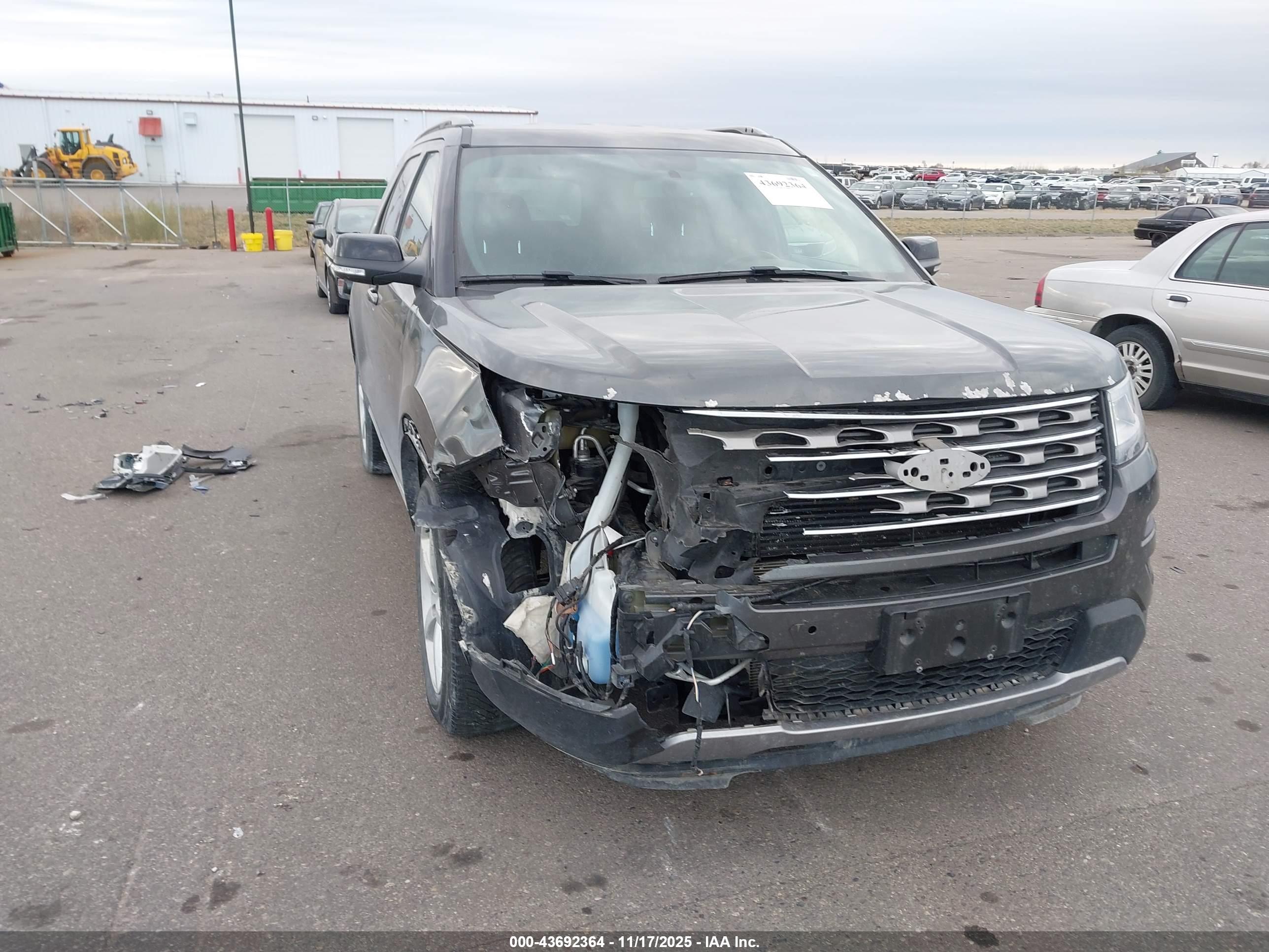 FORD EXPLORER image 6