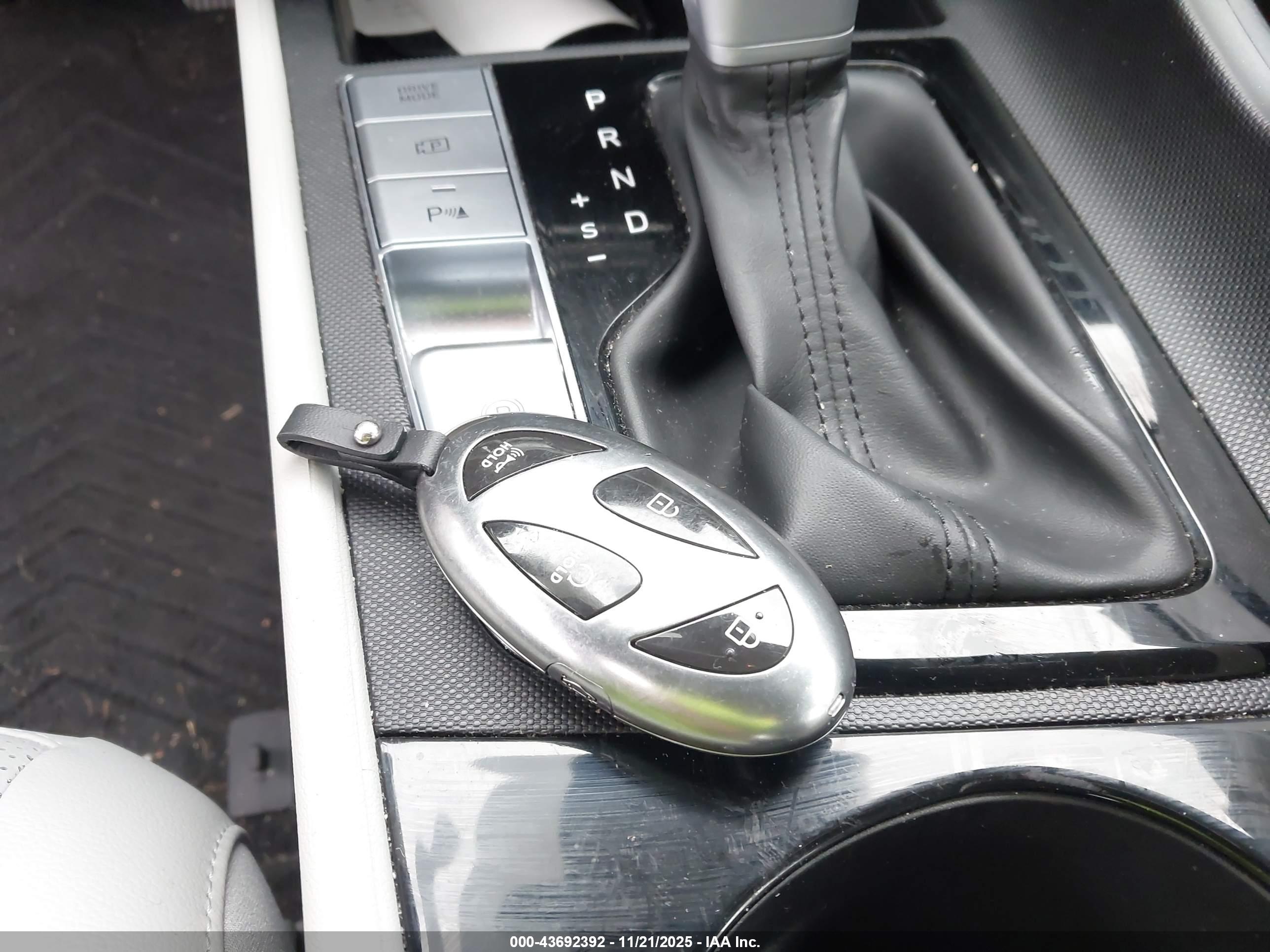 HYUNDAI ELANTRA image 11
