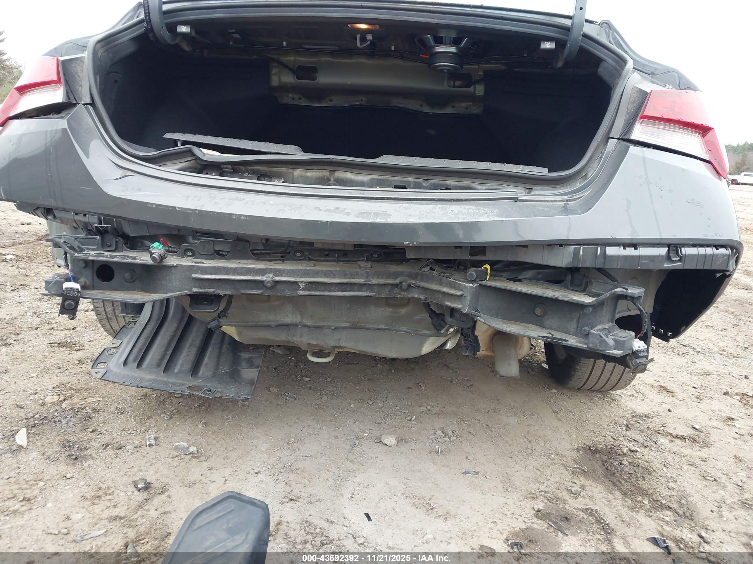 HYUNDAI ELANTRA image 6