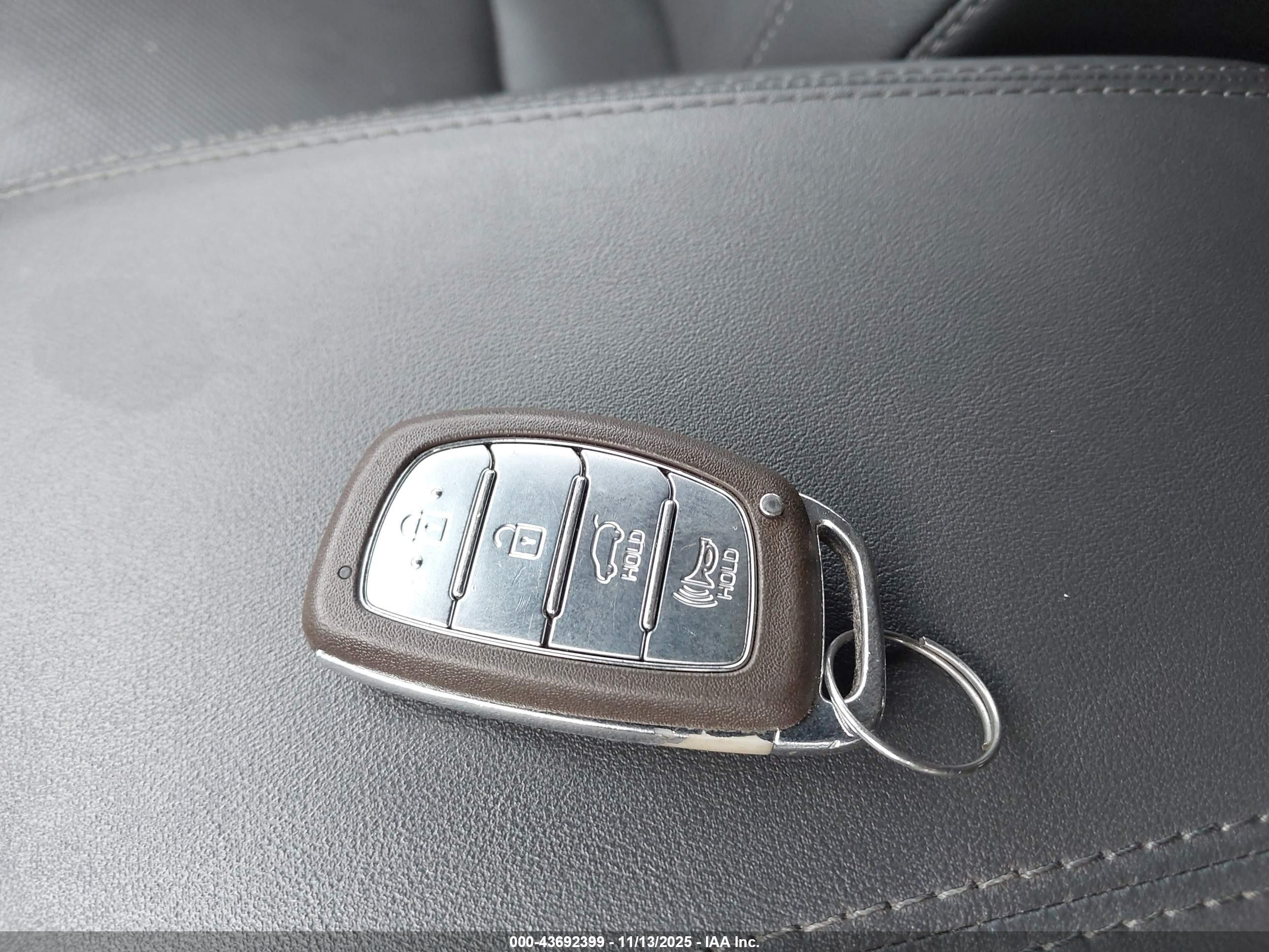HYUNDAI TUCSON image 11