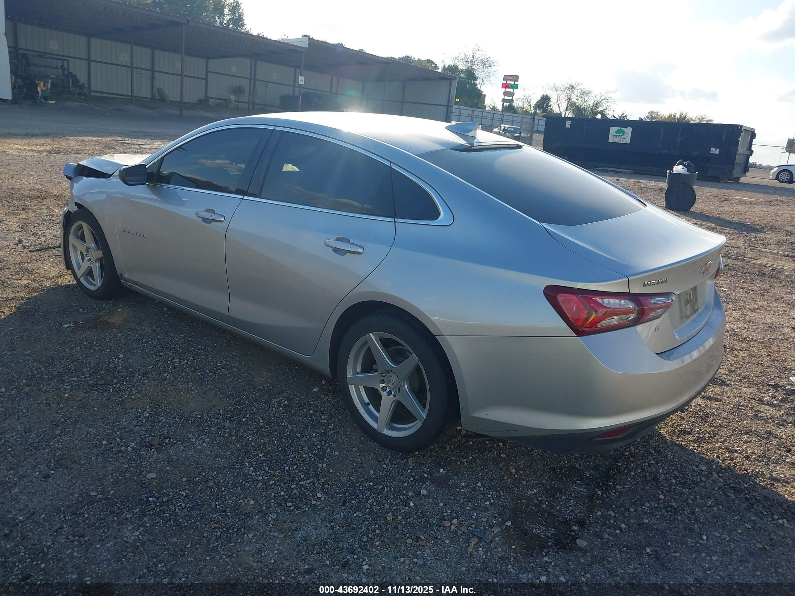 CHEVROLET MALIBU image 3