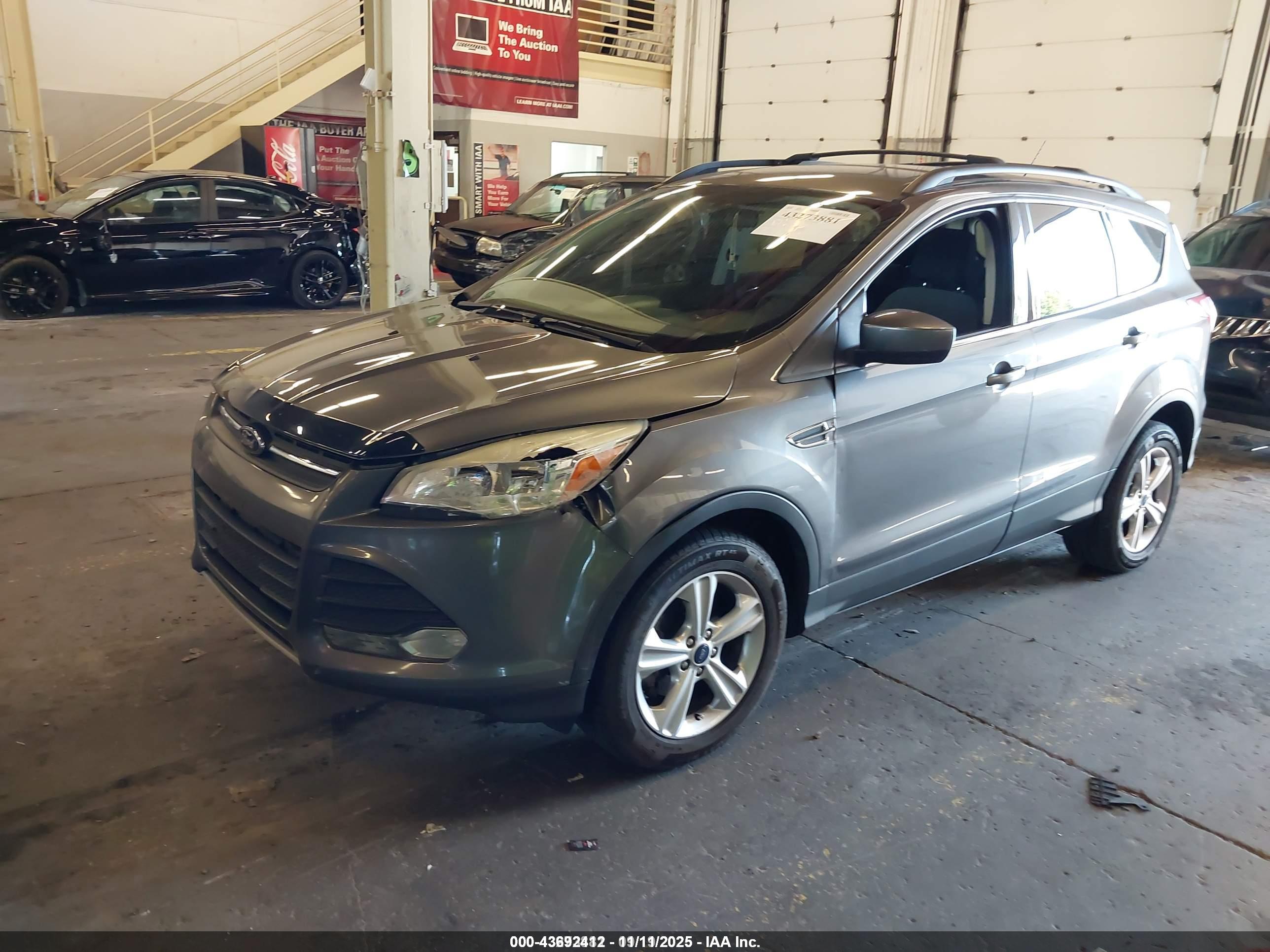 FORD ESCAPE image 2