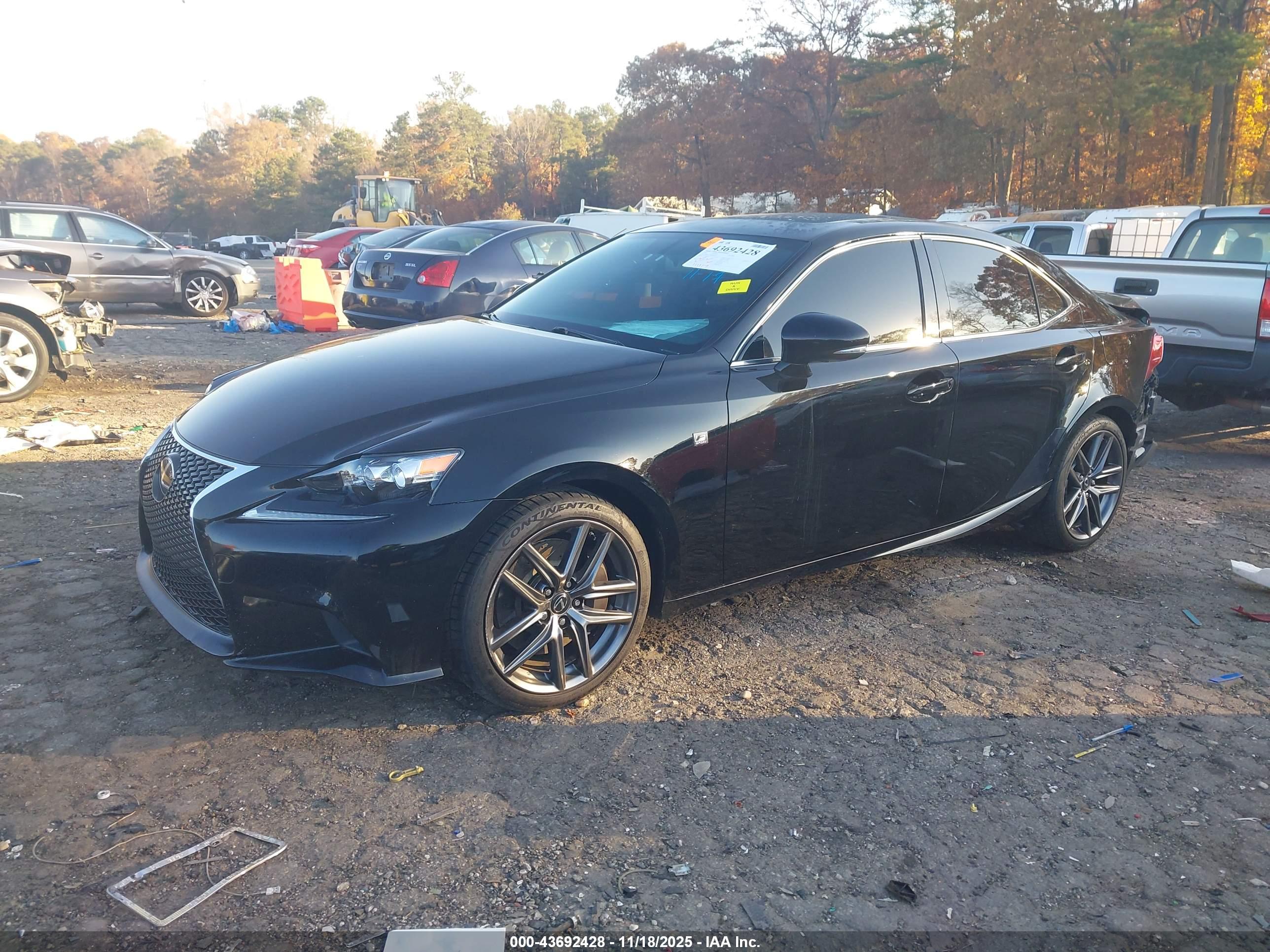 LEXUS IS image 2