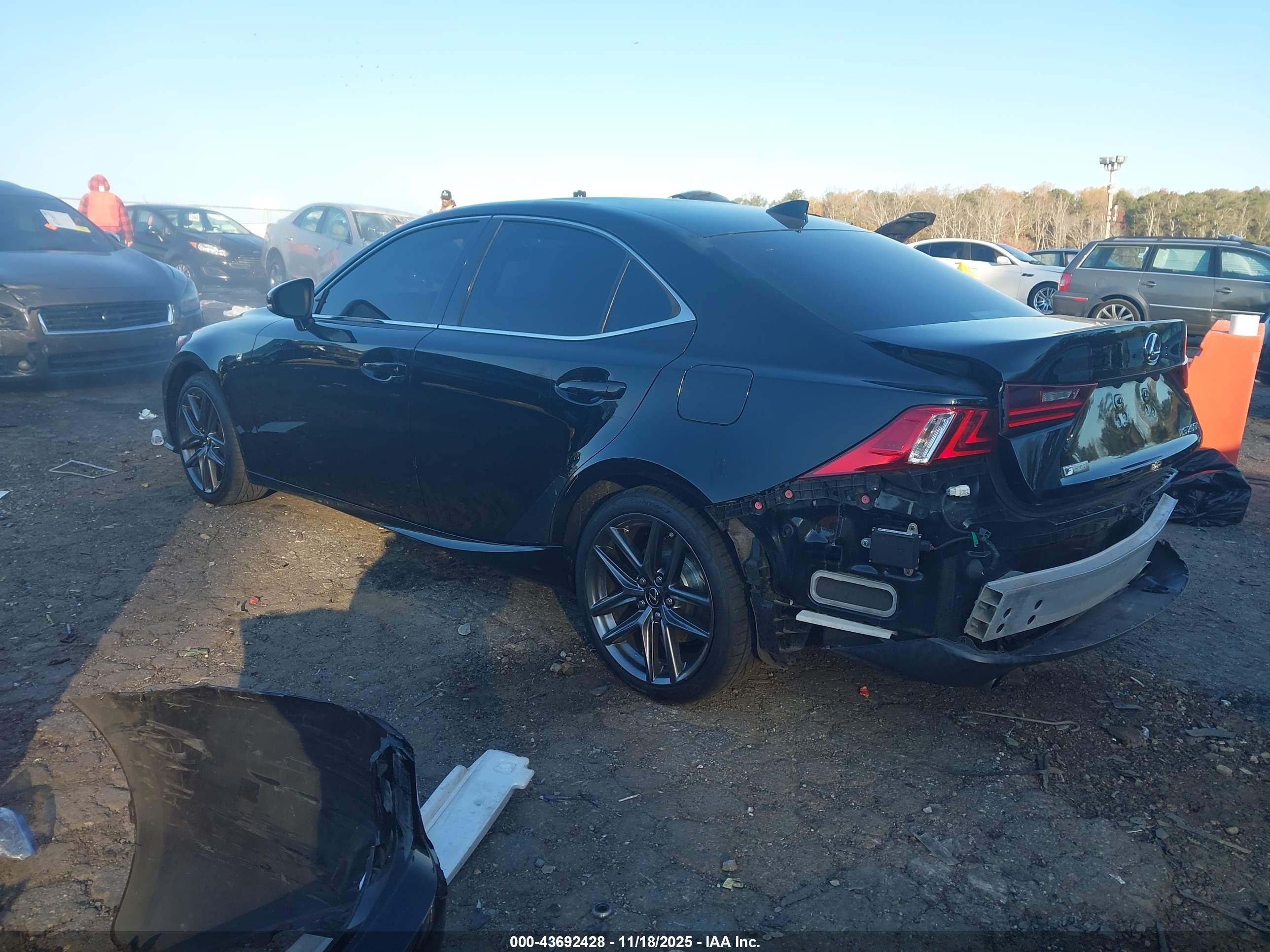 LEXUS IS image 3