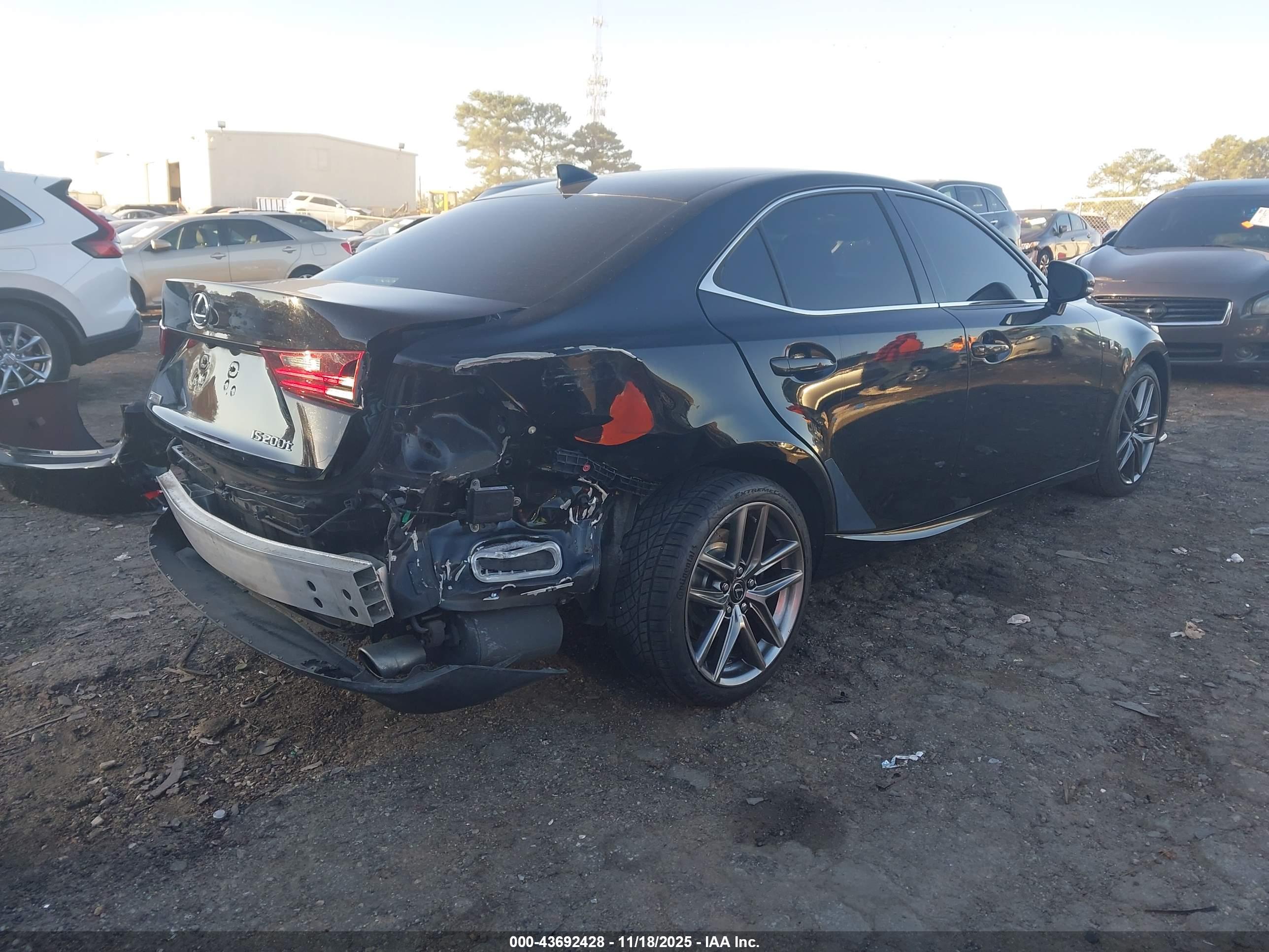 LEXUS IS image 4