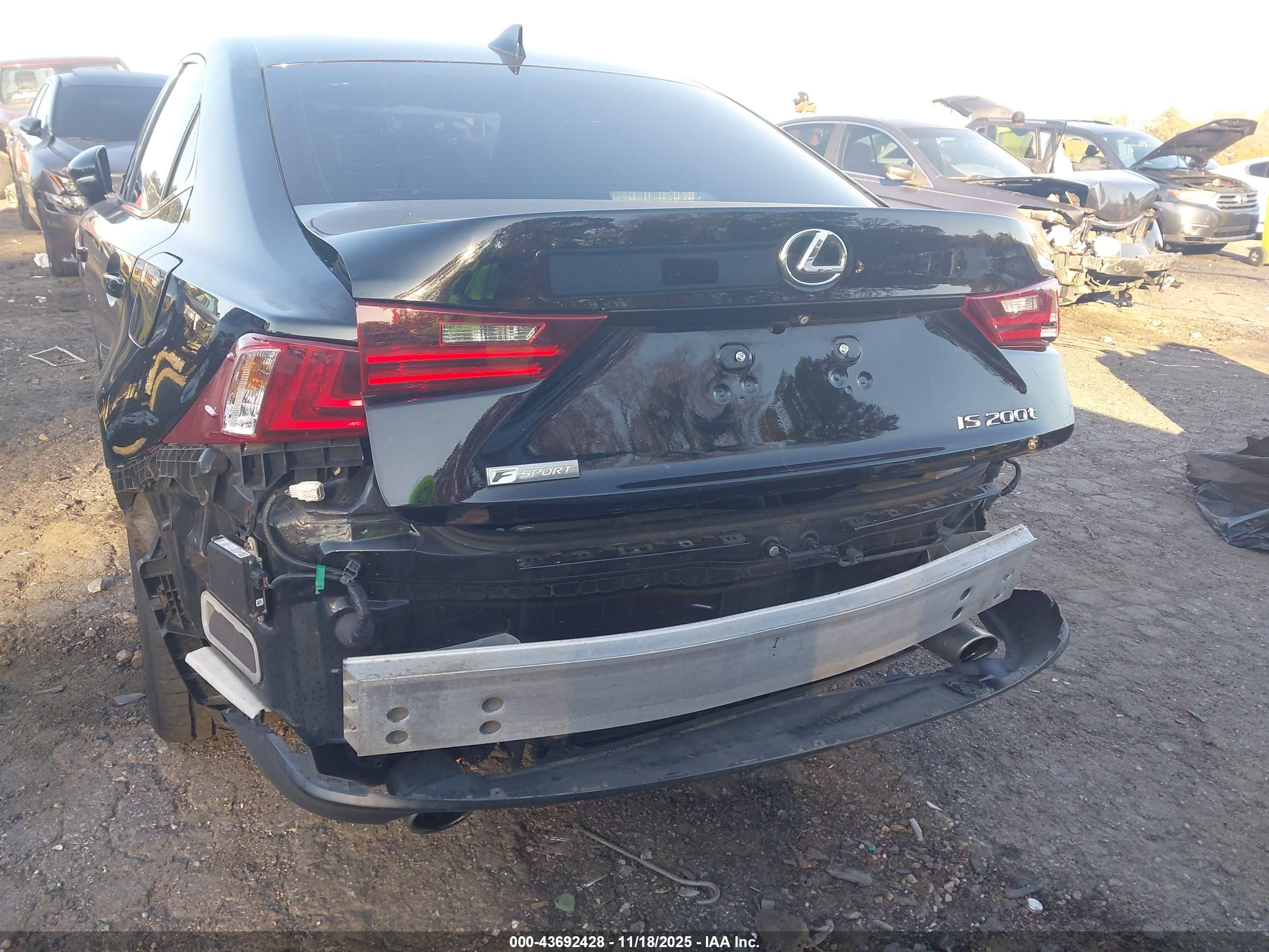 LEXUS IS image 6