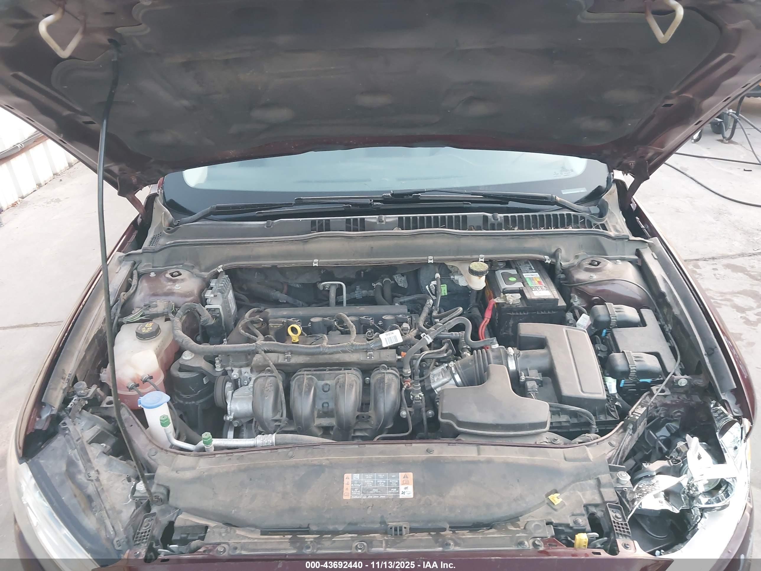 FORD FUSION image 10