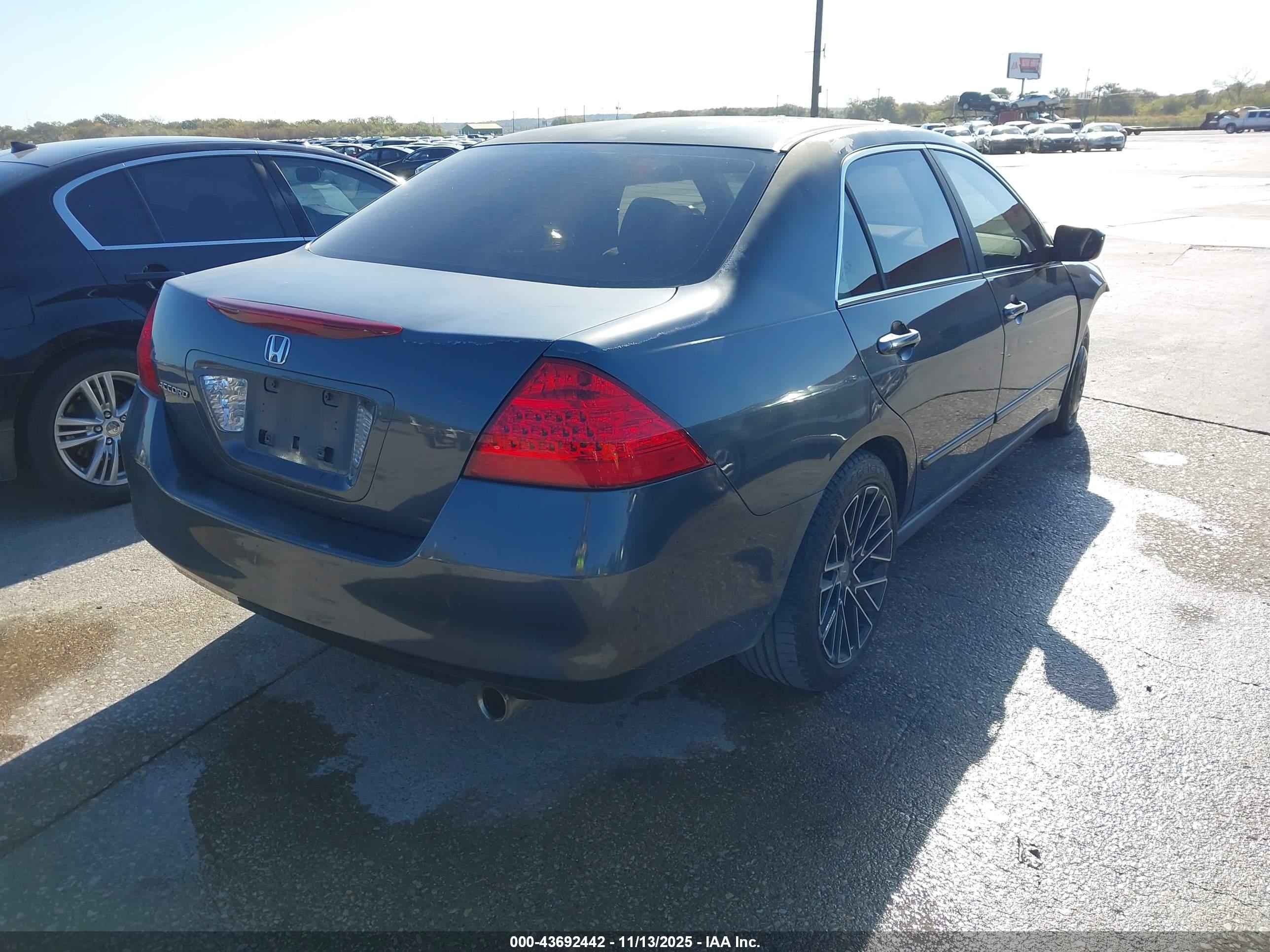 HONDA ACCORD image 4