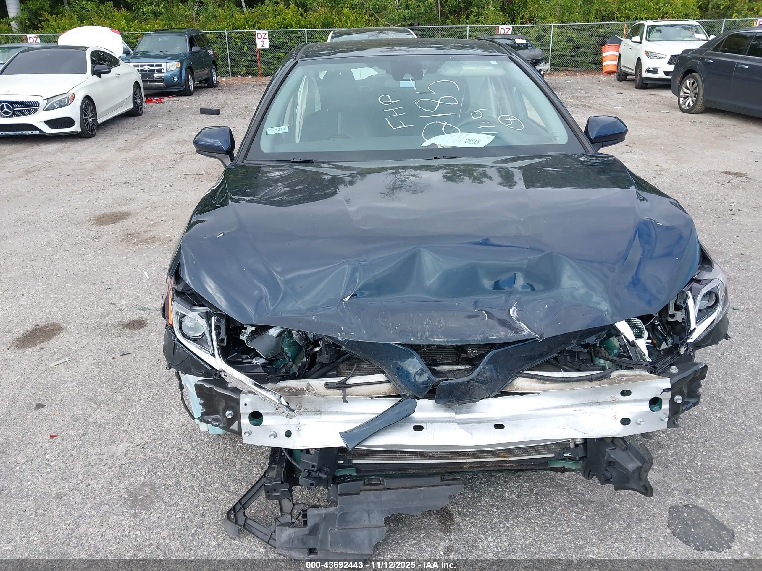 TOYOTA CAMRY image 6