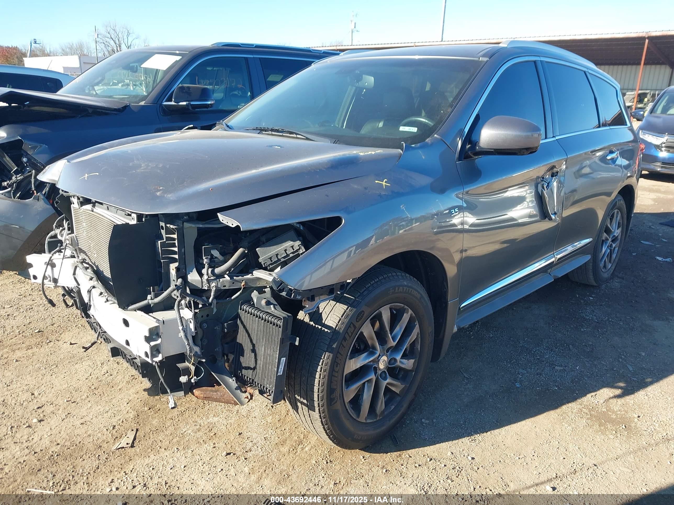 INFINITI QX60 image 2