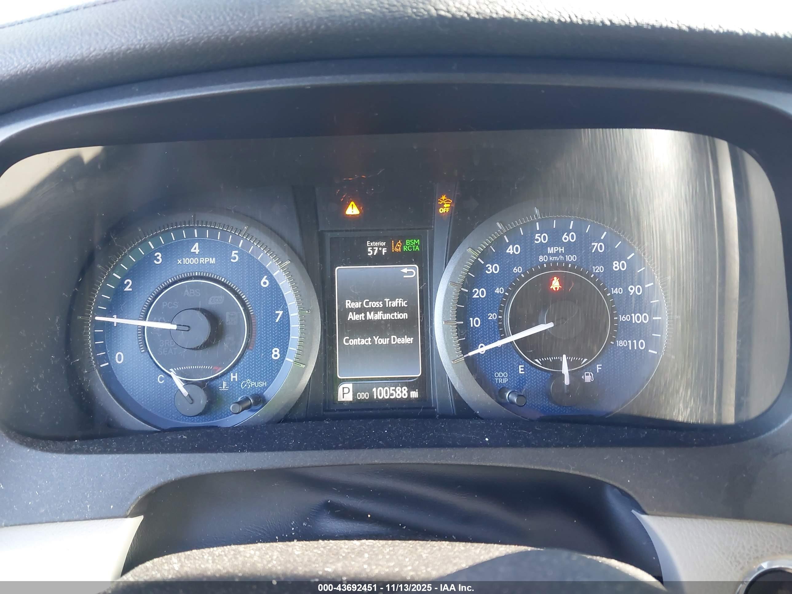 TOYOTA SIENNA image 7