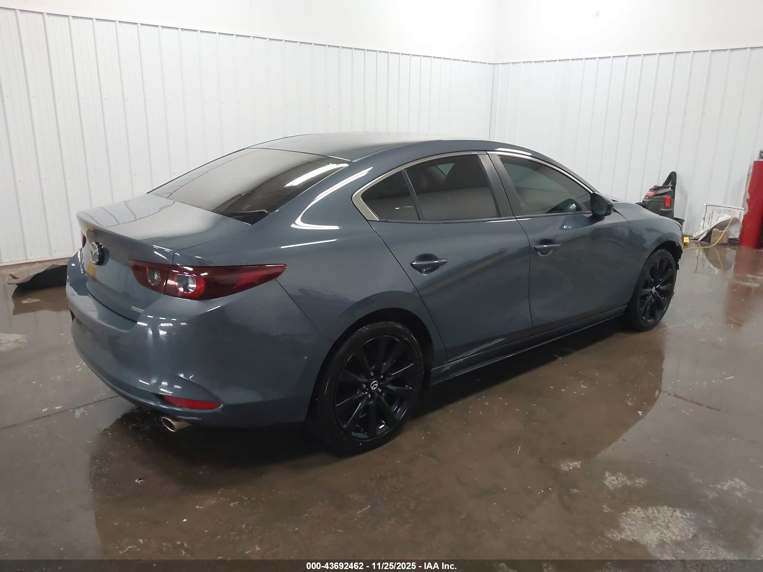MAZDA MAZDA3 image 4