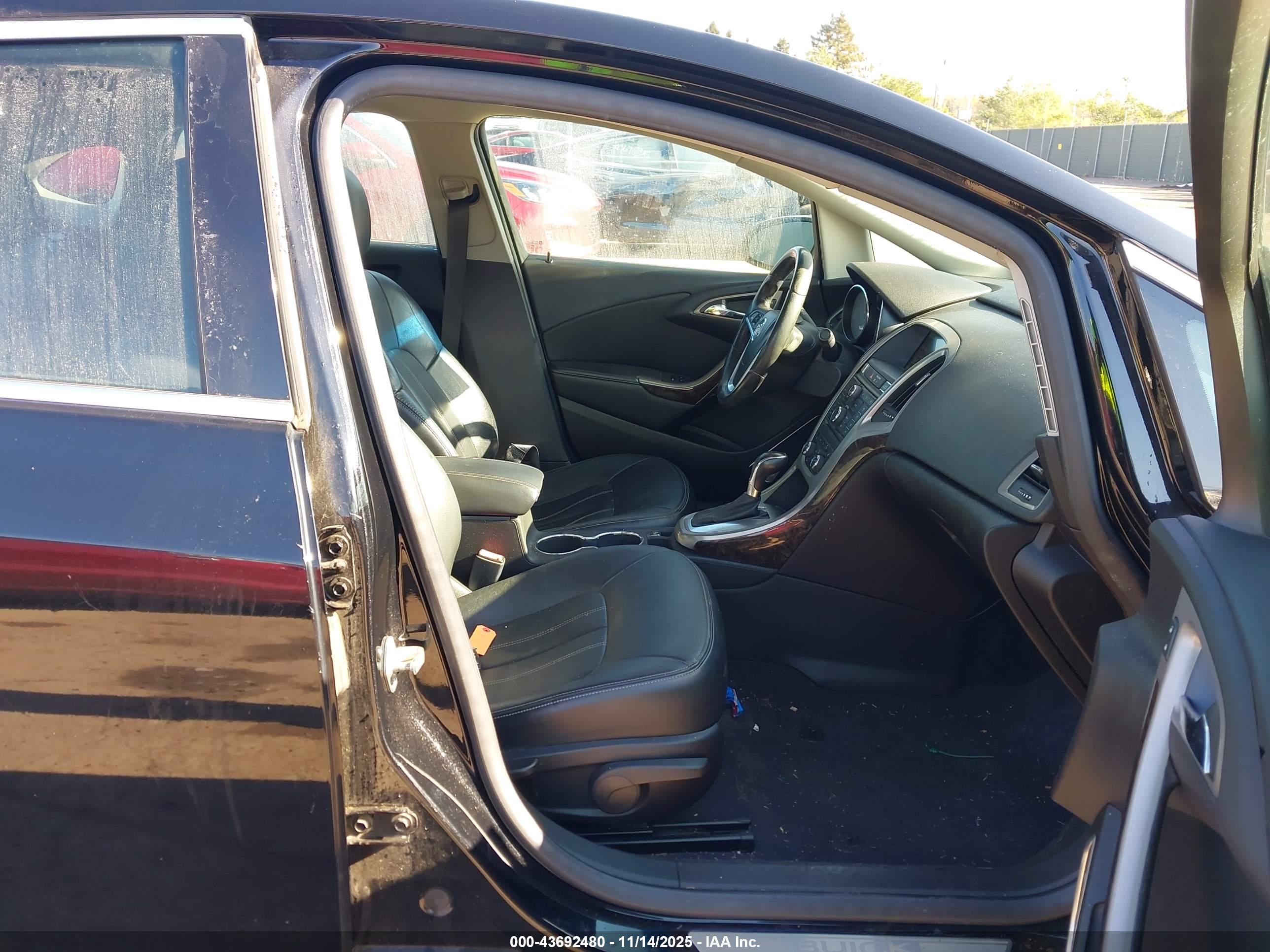 BUICK VERANO image 5