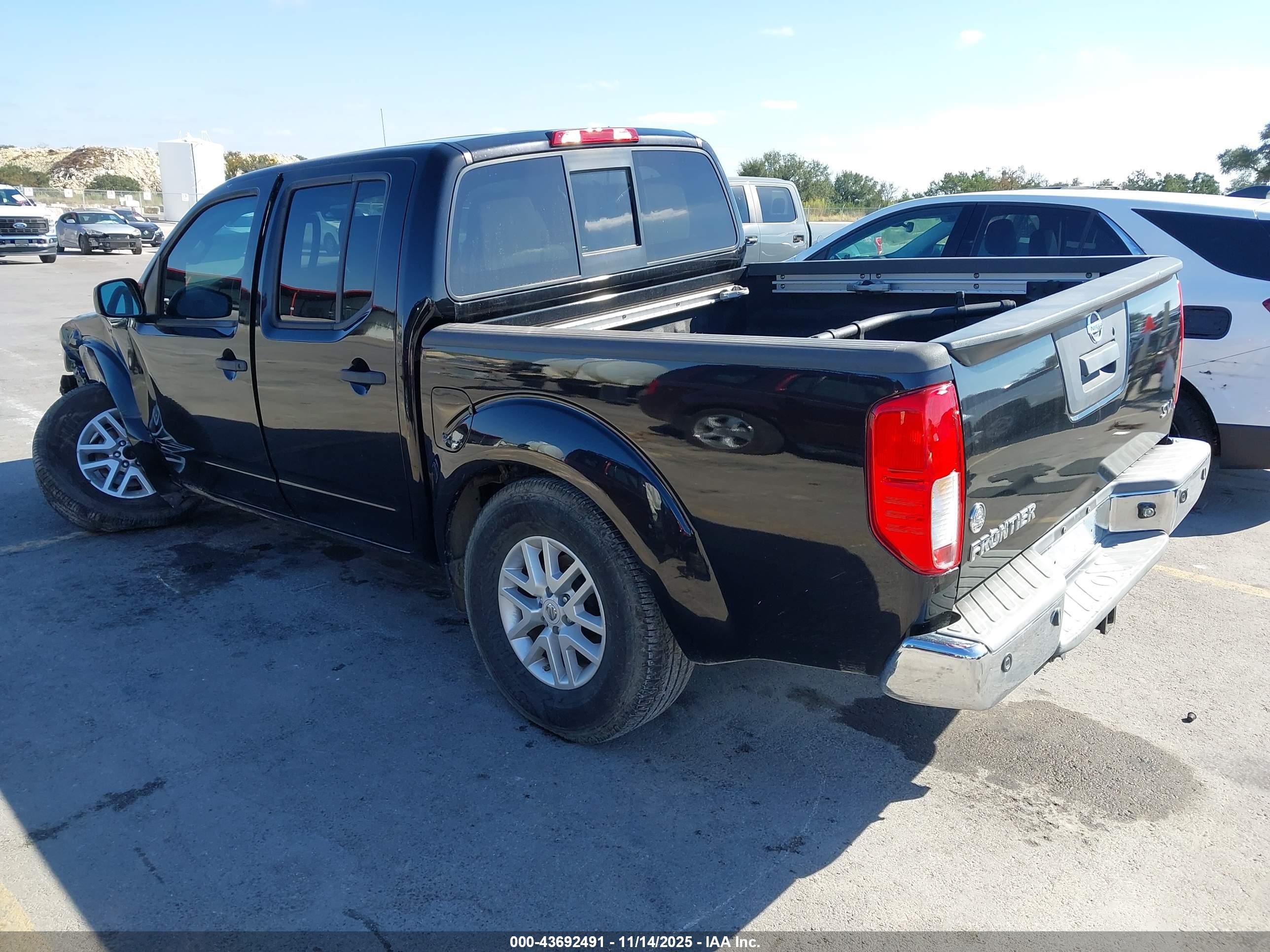 NISSAN FRONTIER image 3