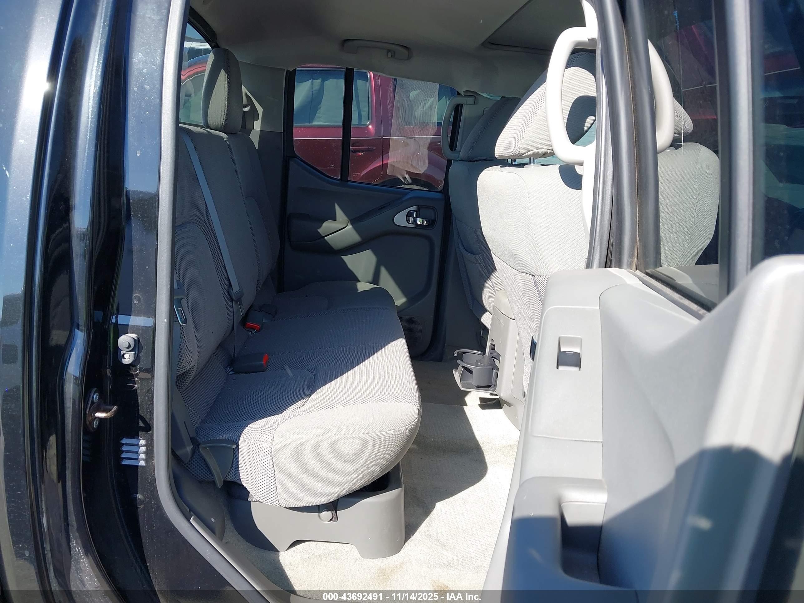 NISSAN FRONTIER image 8