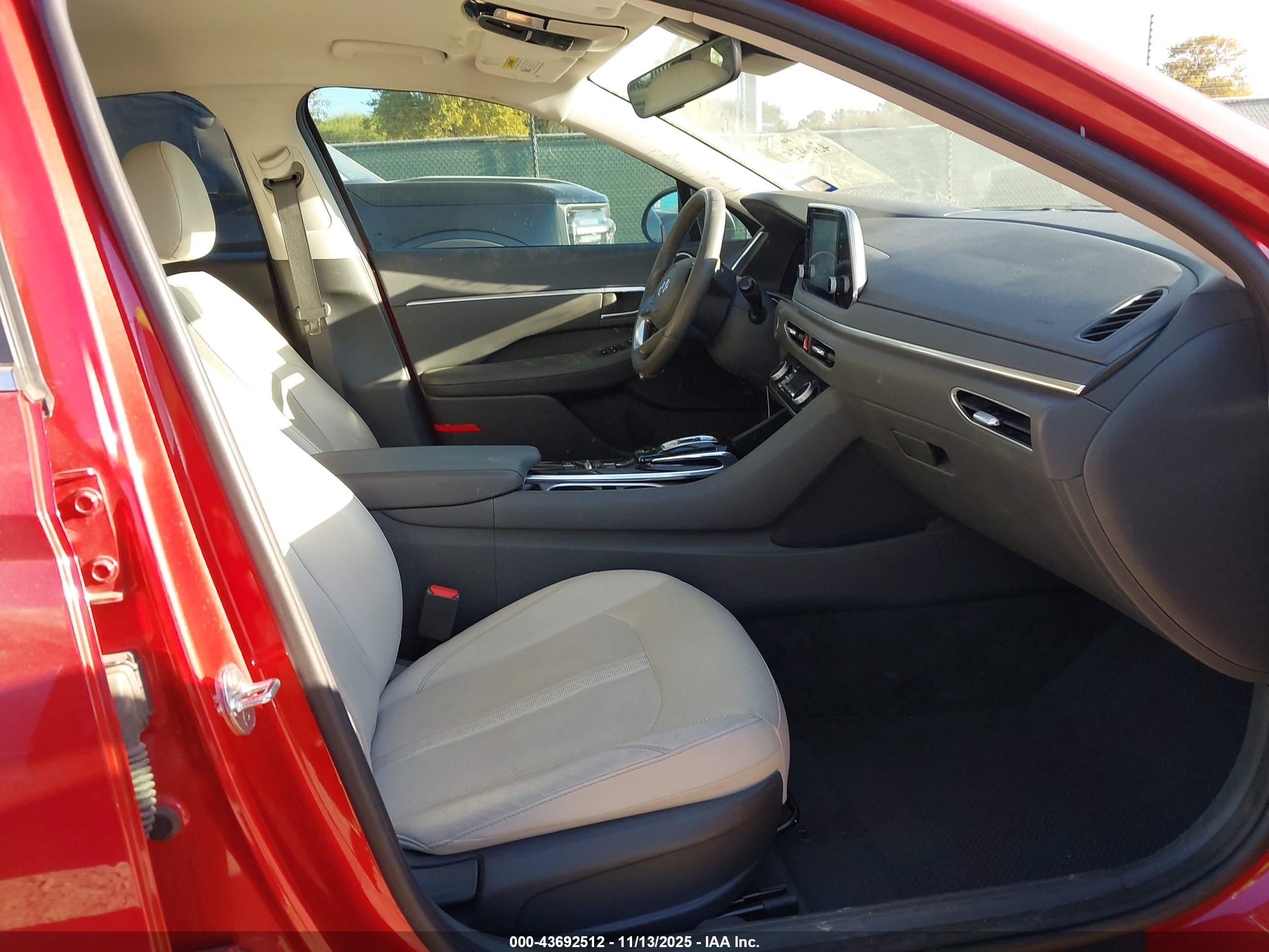HYUNDAI SONATA image 5