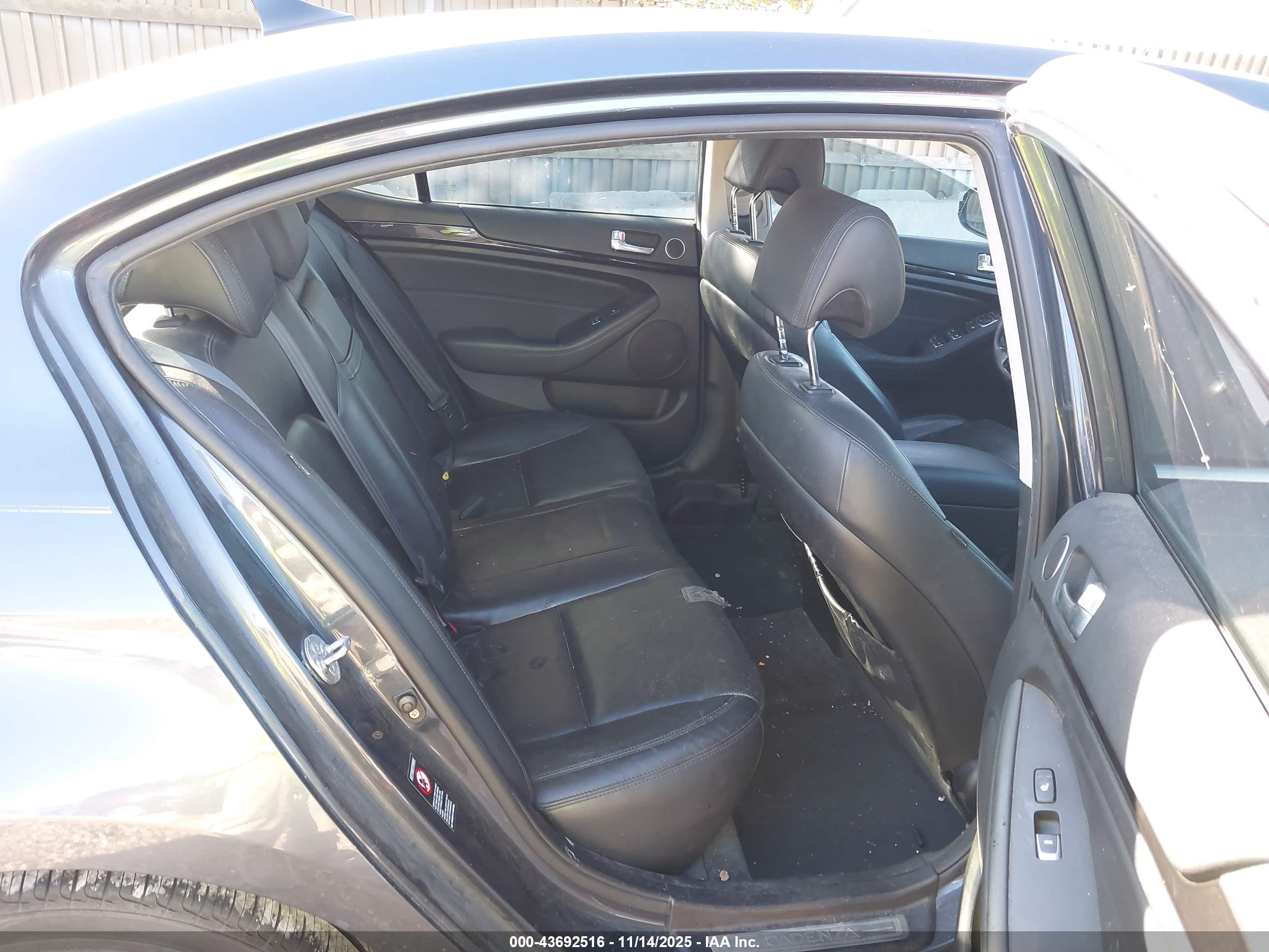 KIA CADENZA image 8