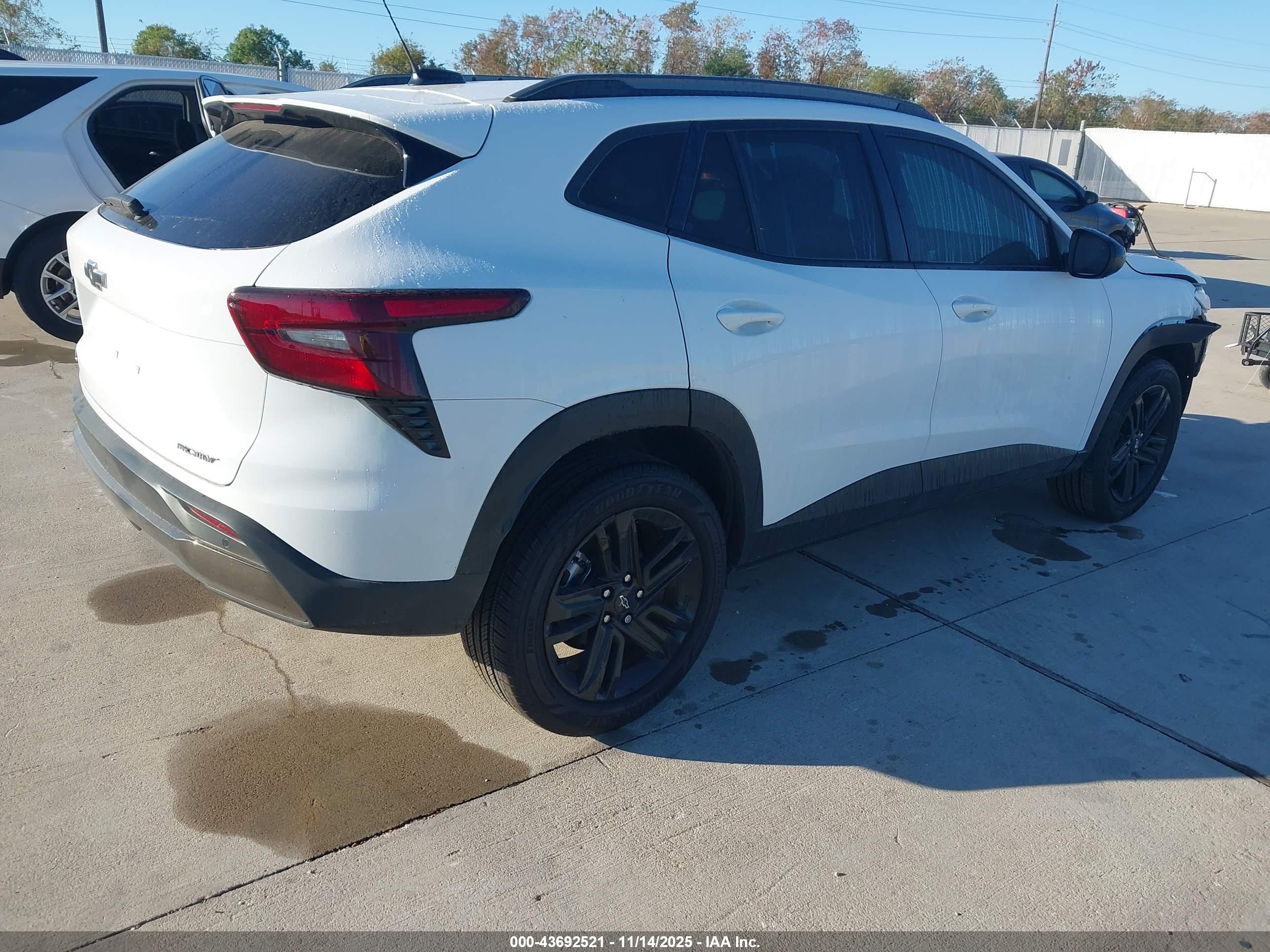 CHEVROLET TRAX image 4