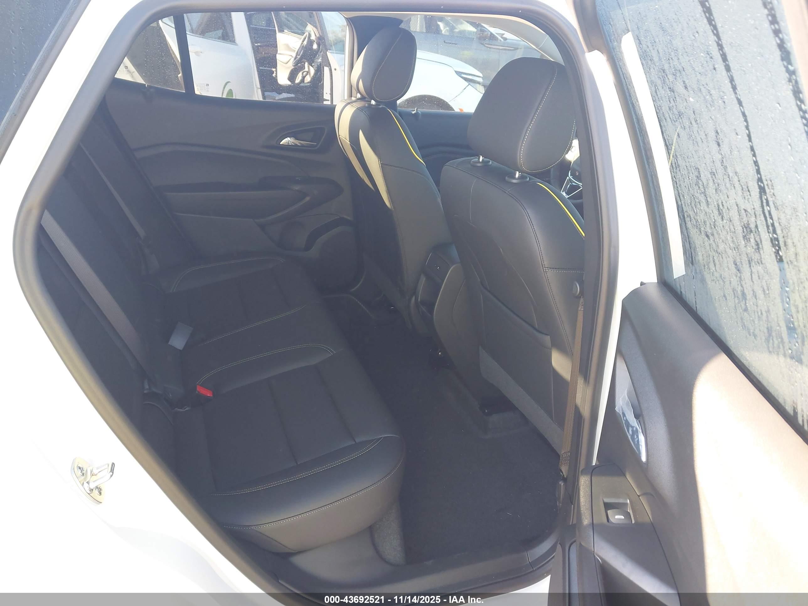 CHEVROLET TRAX image 8