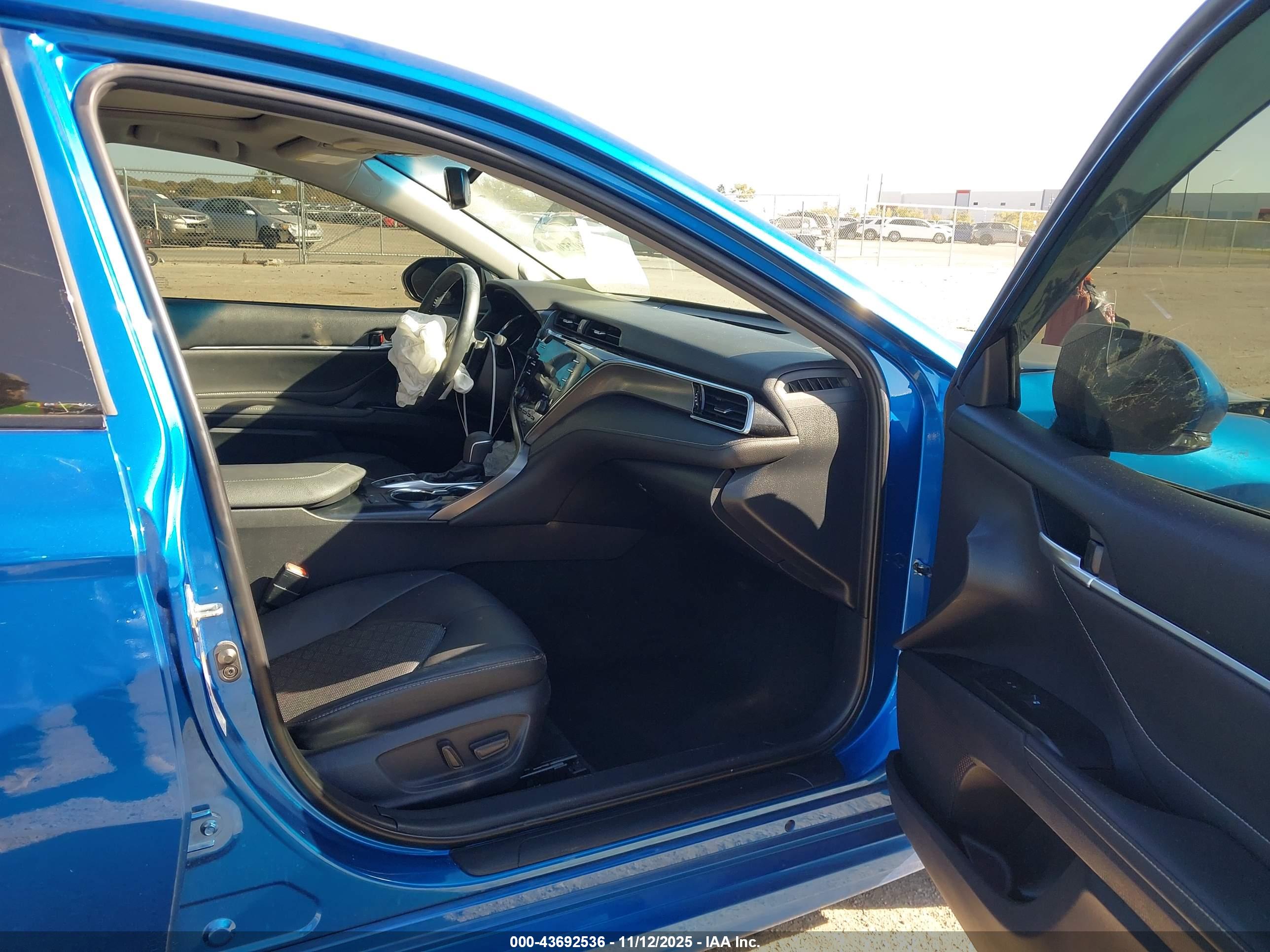 TOYOTA CAMRY image 5