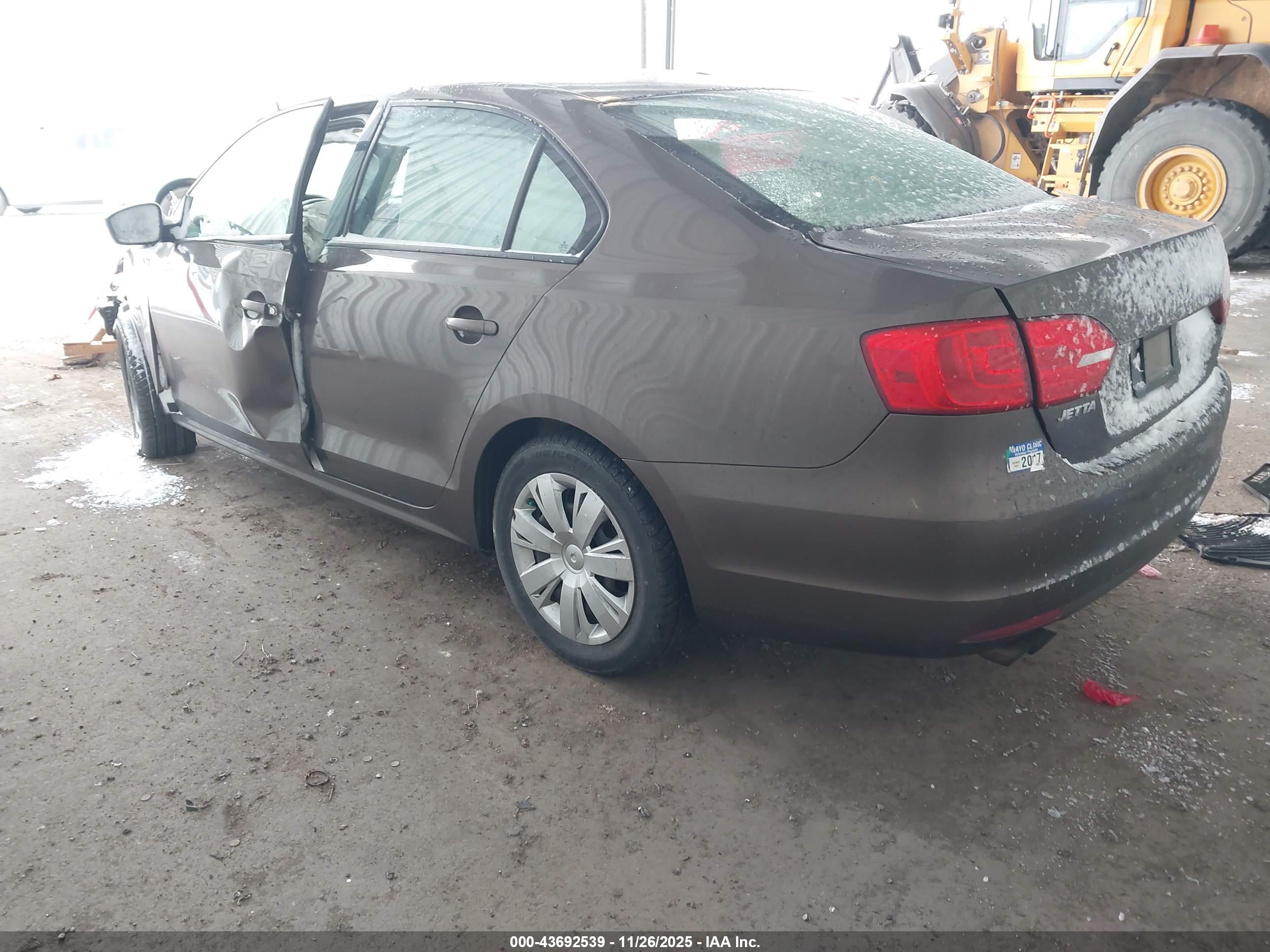 VOLKSWAGEN JETTA image 3