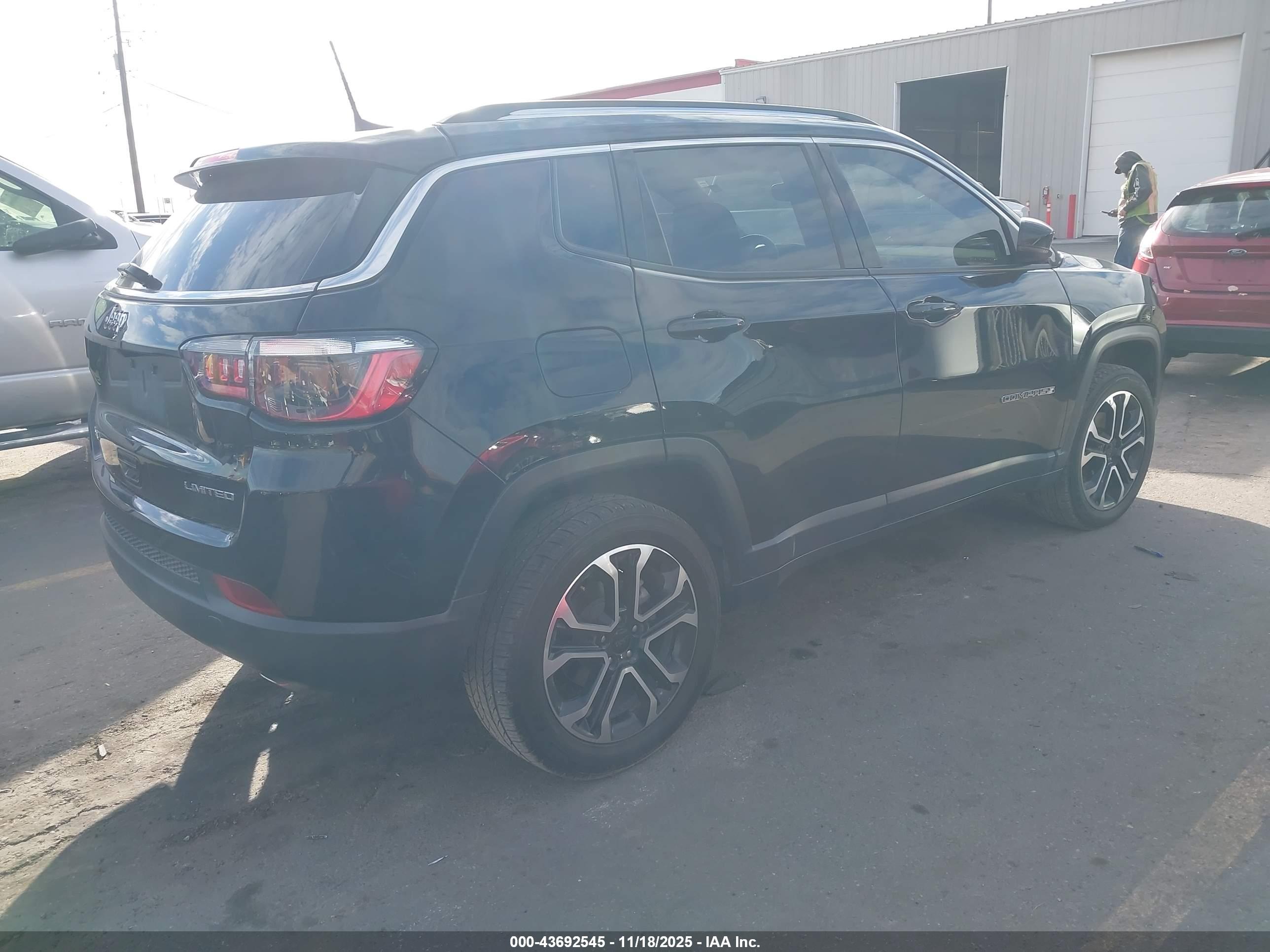JEEP COMPASS image 4
