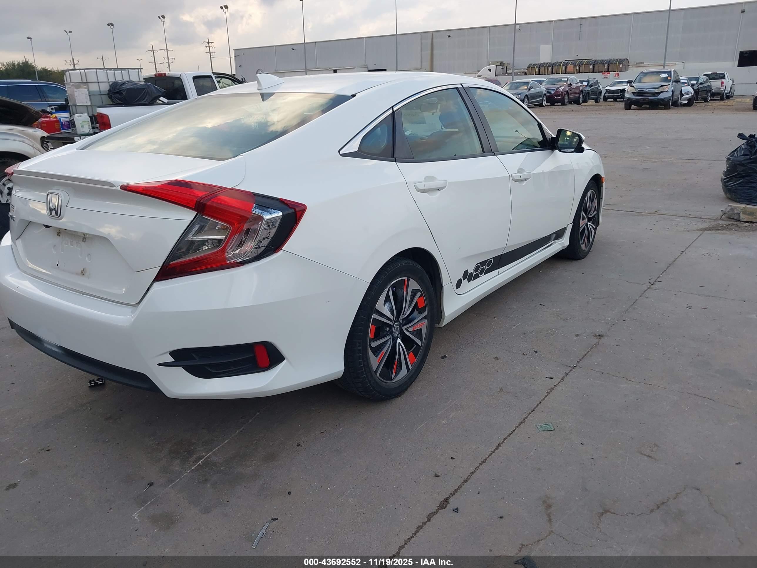 HONDA CIVIC image 4