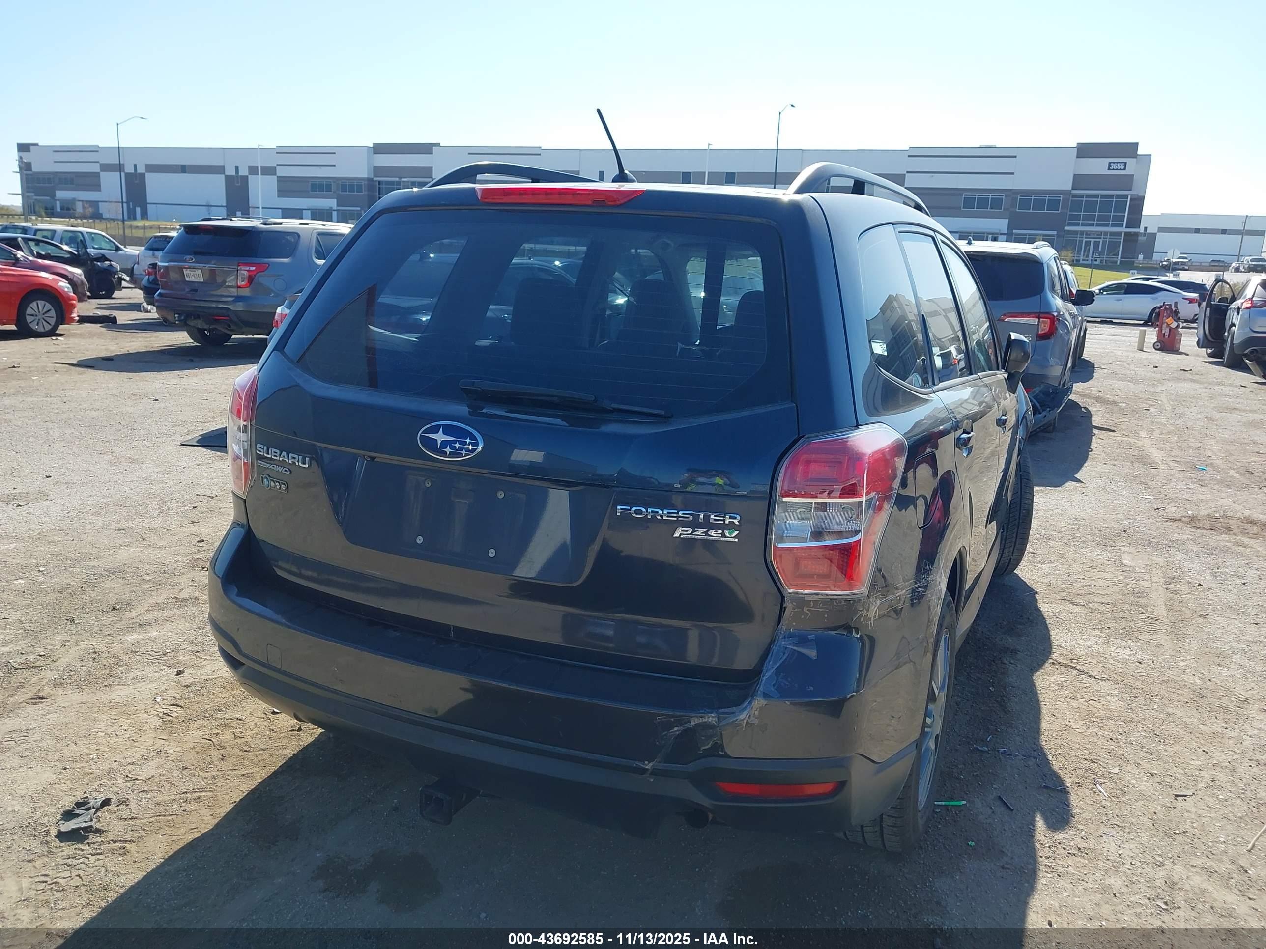 SUBARU FORESTER image 4