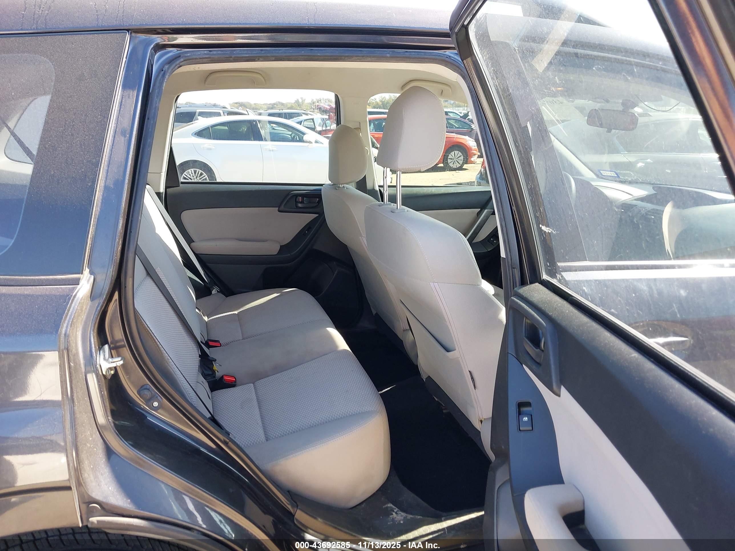 SUBARU FORESTER image 8