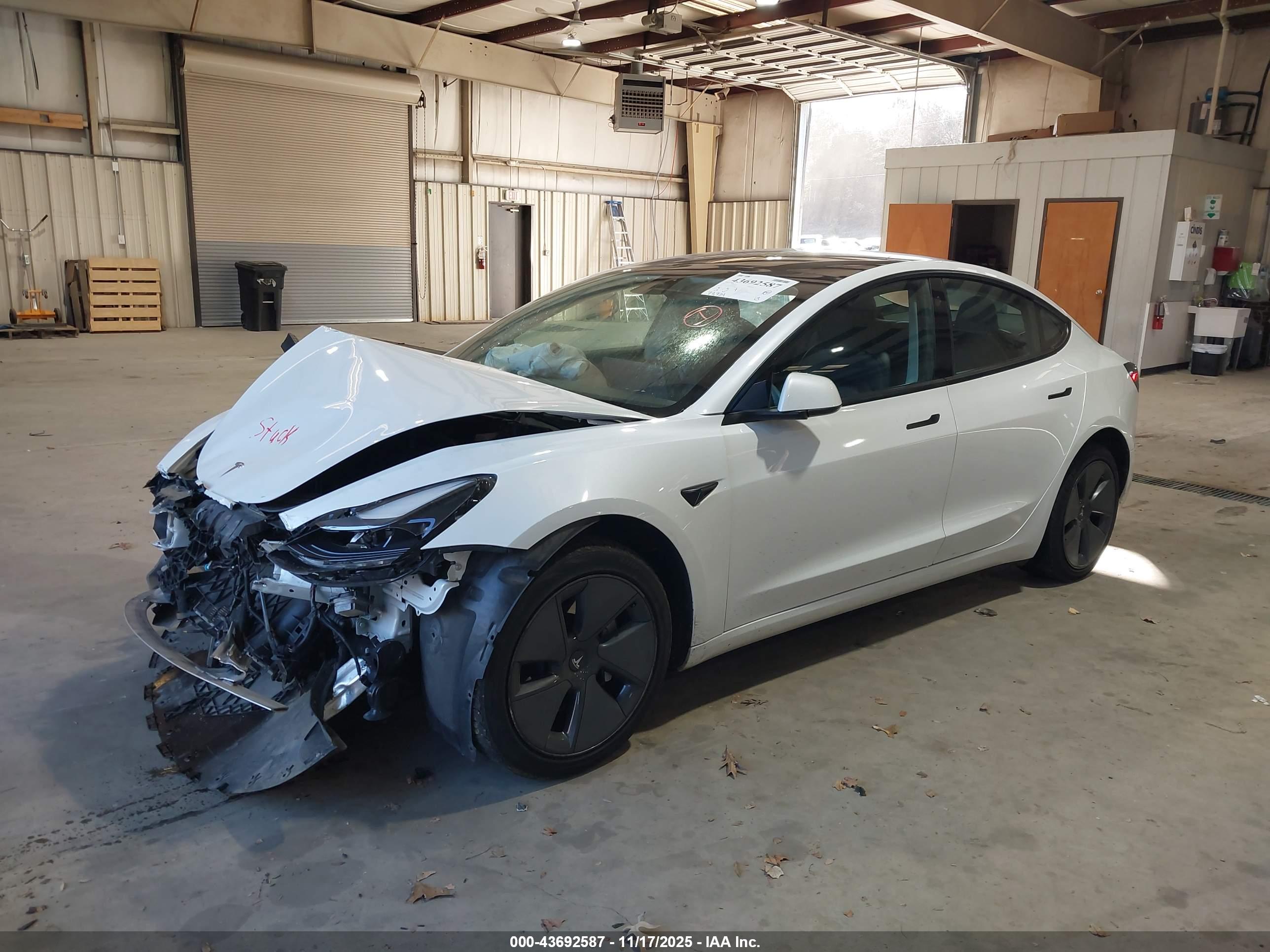 TESLA MODEL image 2