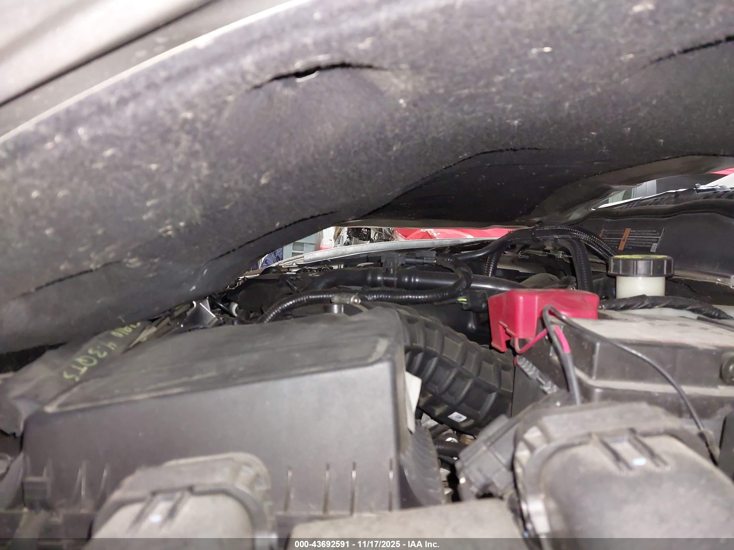 FORD FUSION image 10