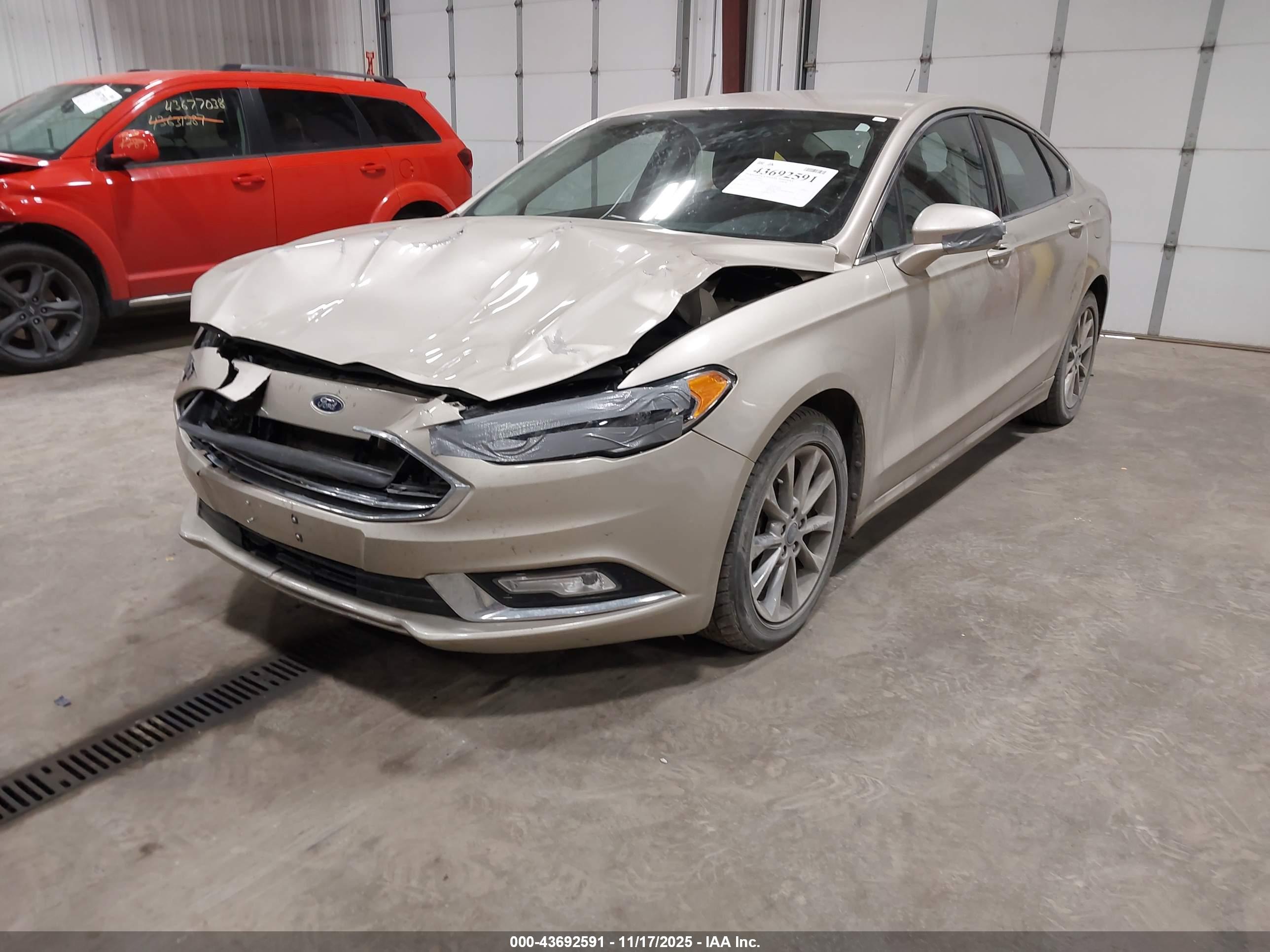 FORD FUSION image 2