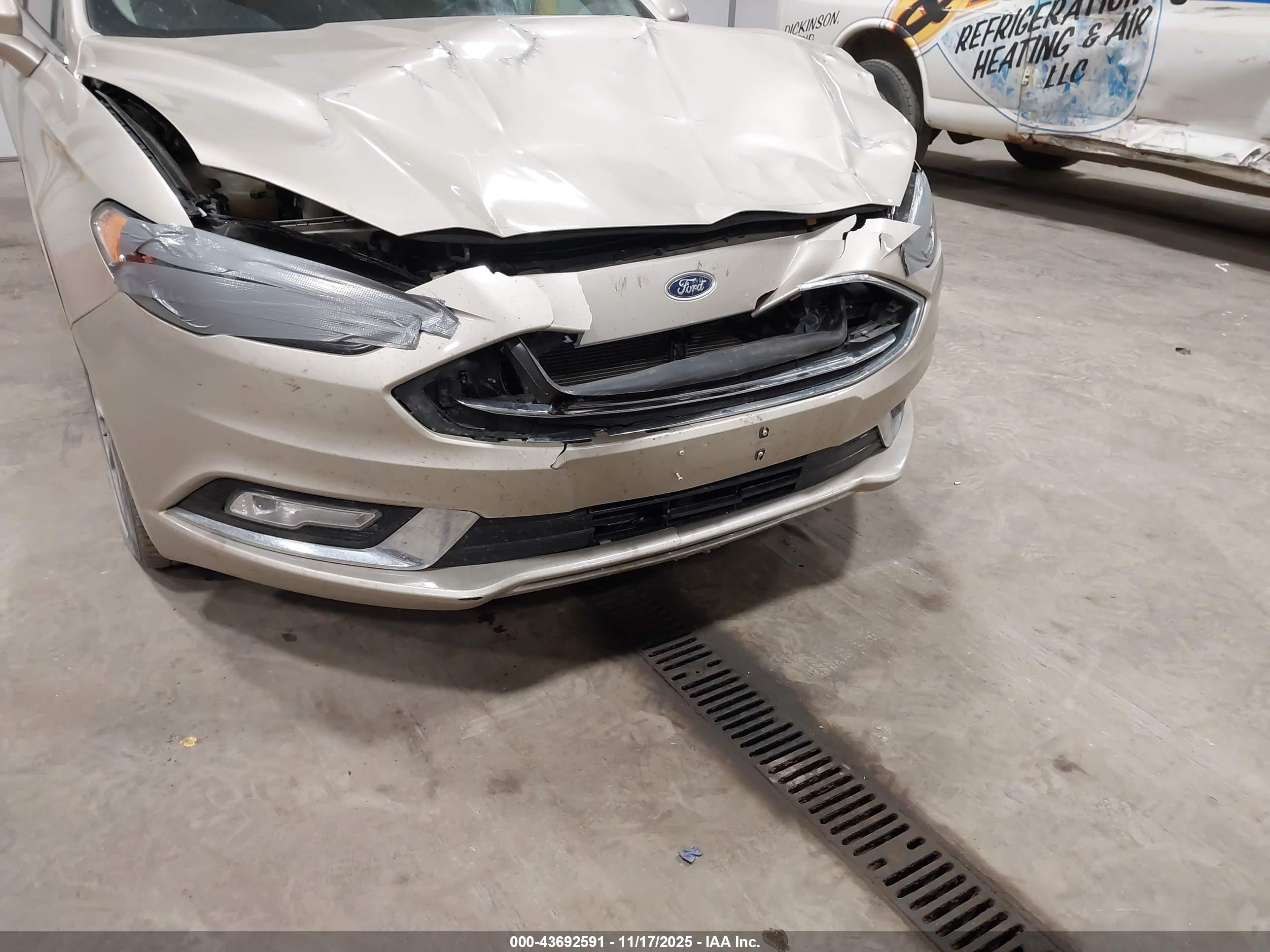 FORD FUSION image 6