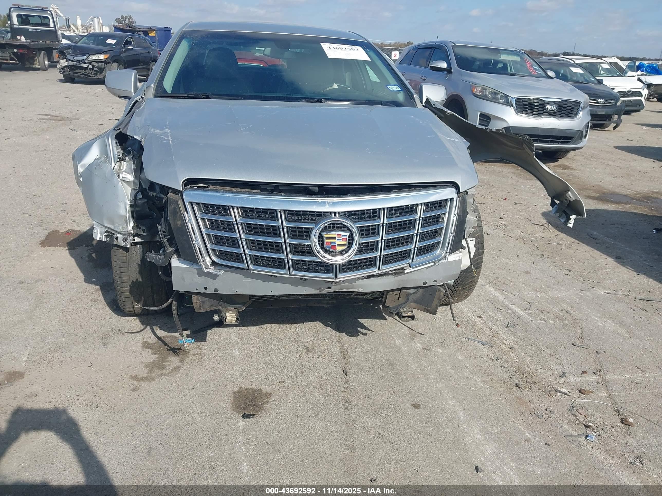 CADILLAC XTS image 6
