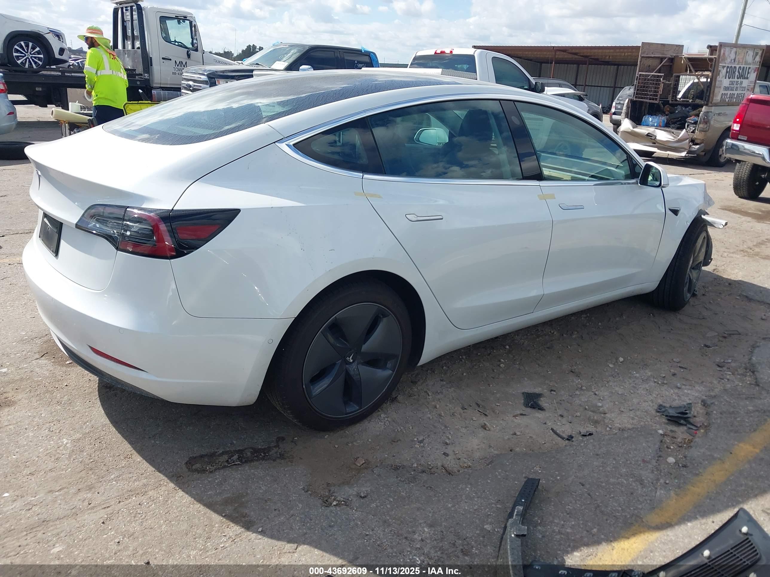 TESLA MODEL image 4