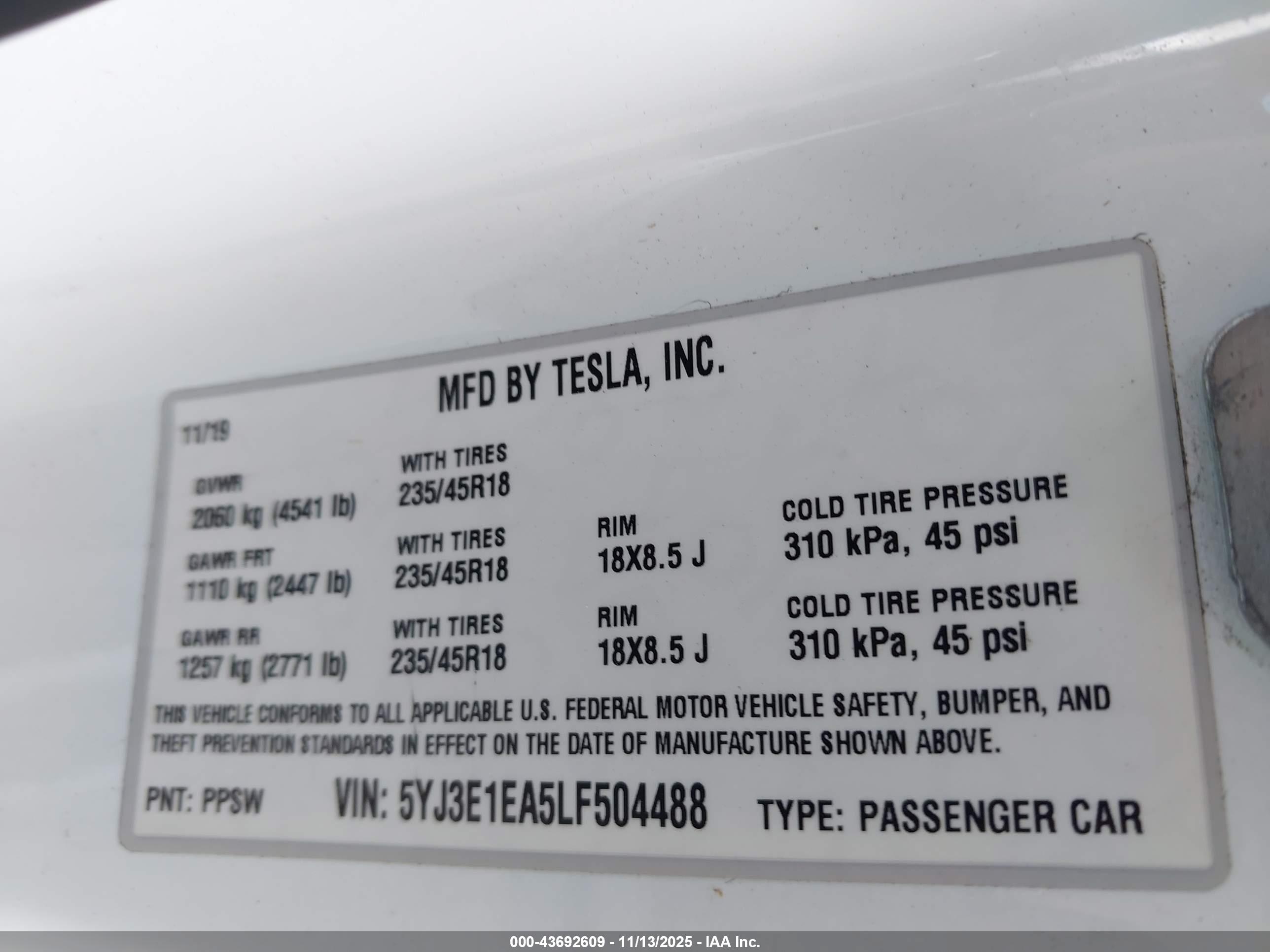 TESLA MODEL image 9