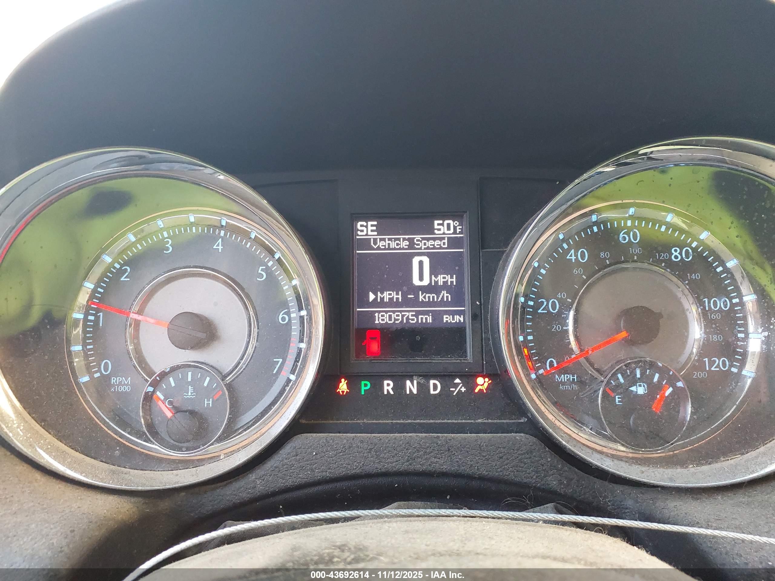 CHRYSLER TOWN image 7