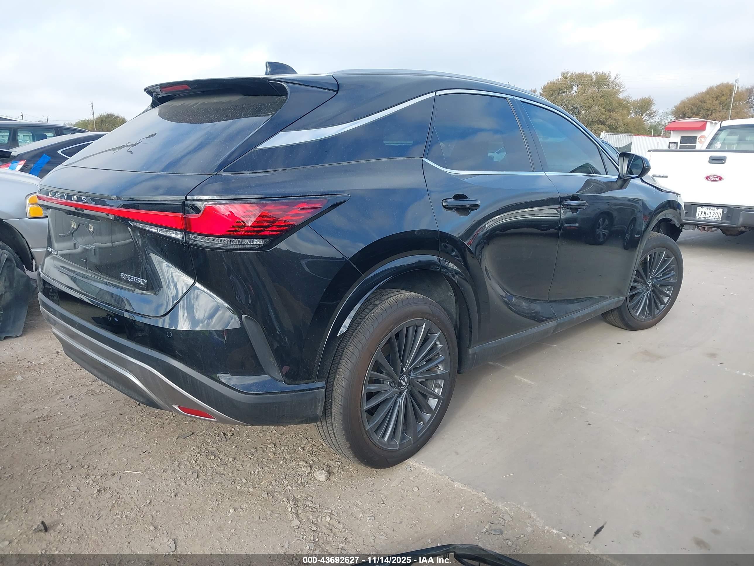 LEXUS RX image 4