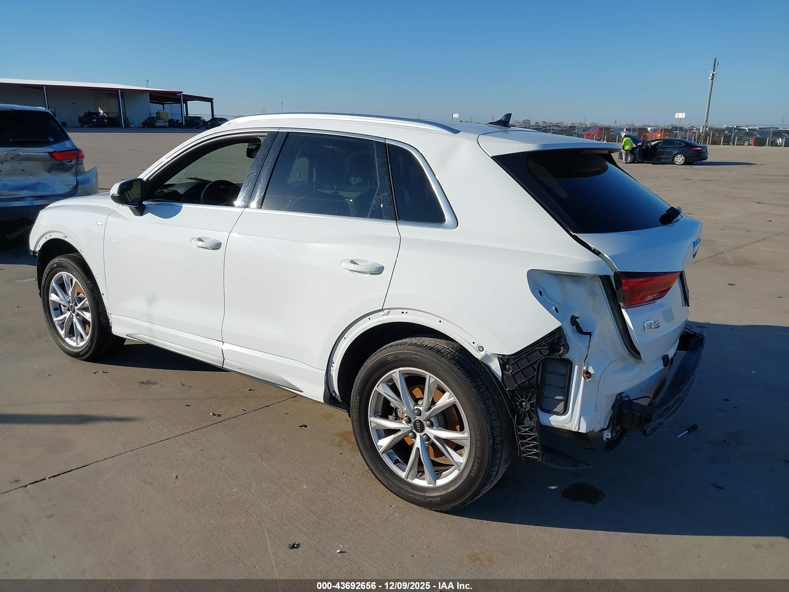 AUDI Q3 image 3
