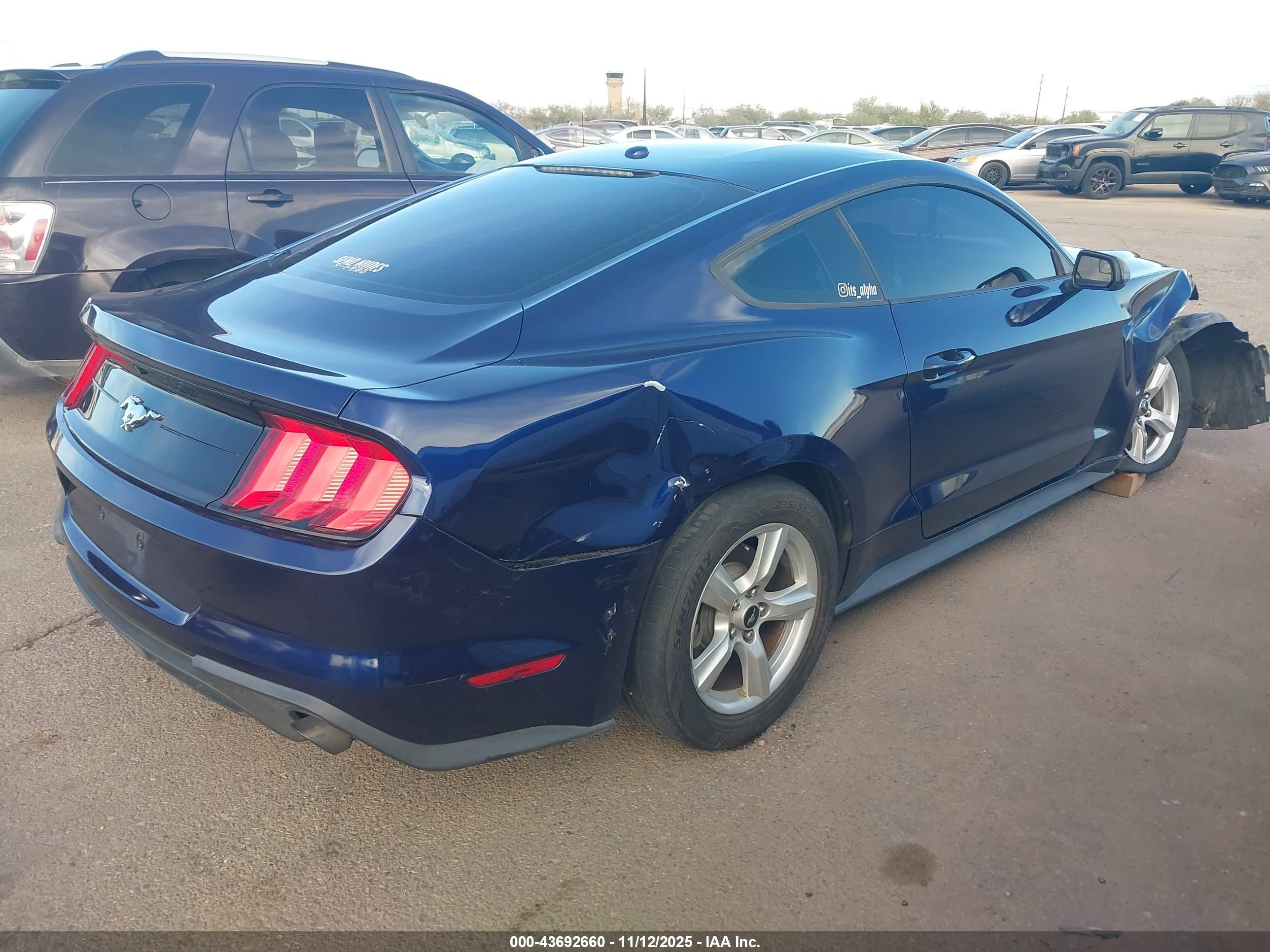 FORD MUSTANG image 4