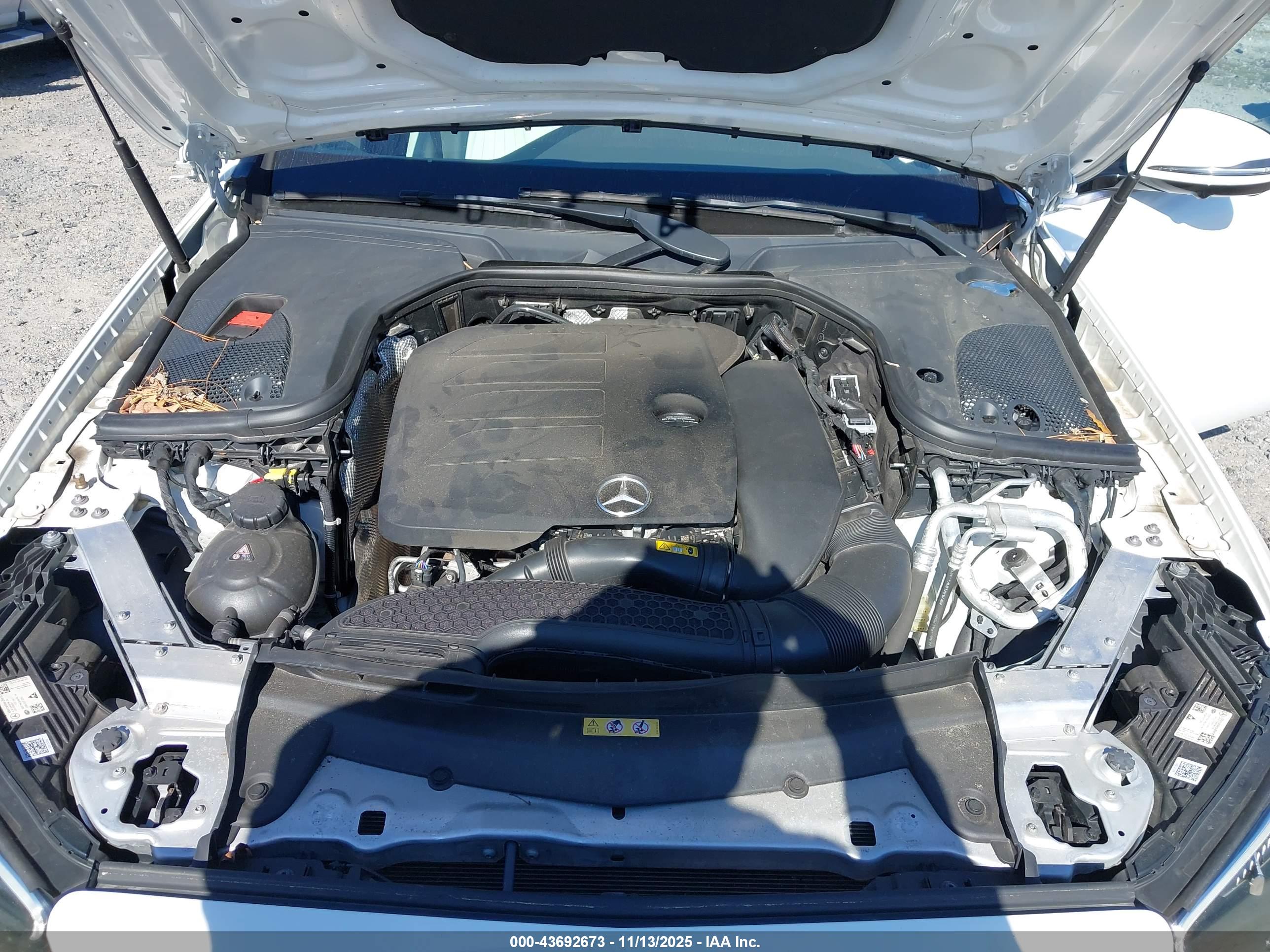 MERCEDES-BENZ E image 10