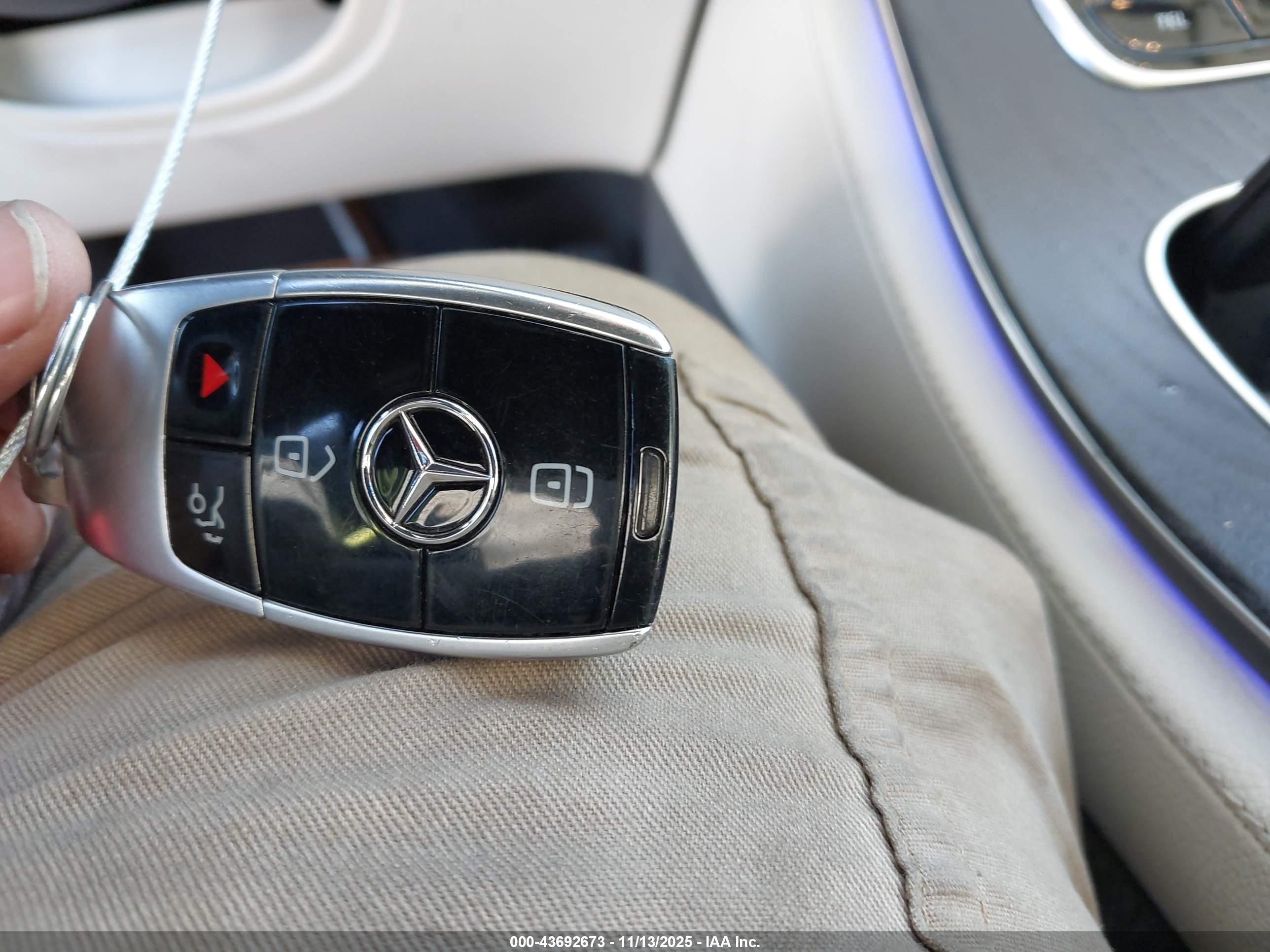 MERCEDES-BENZ E image 11