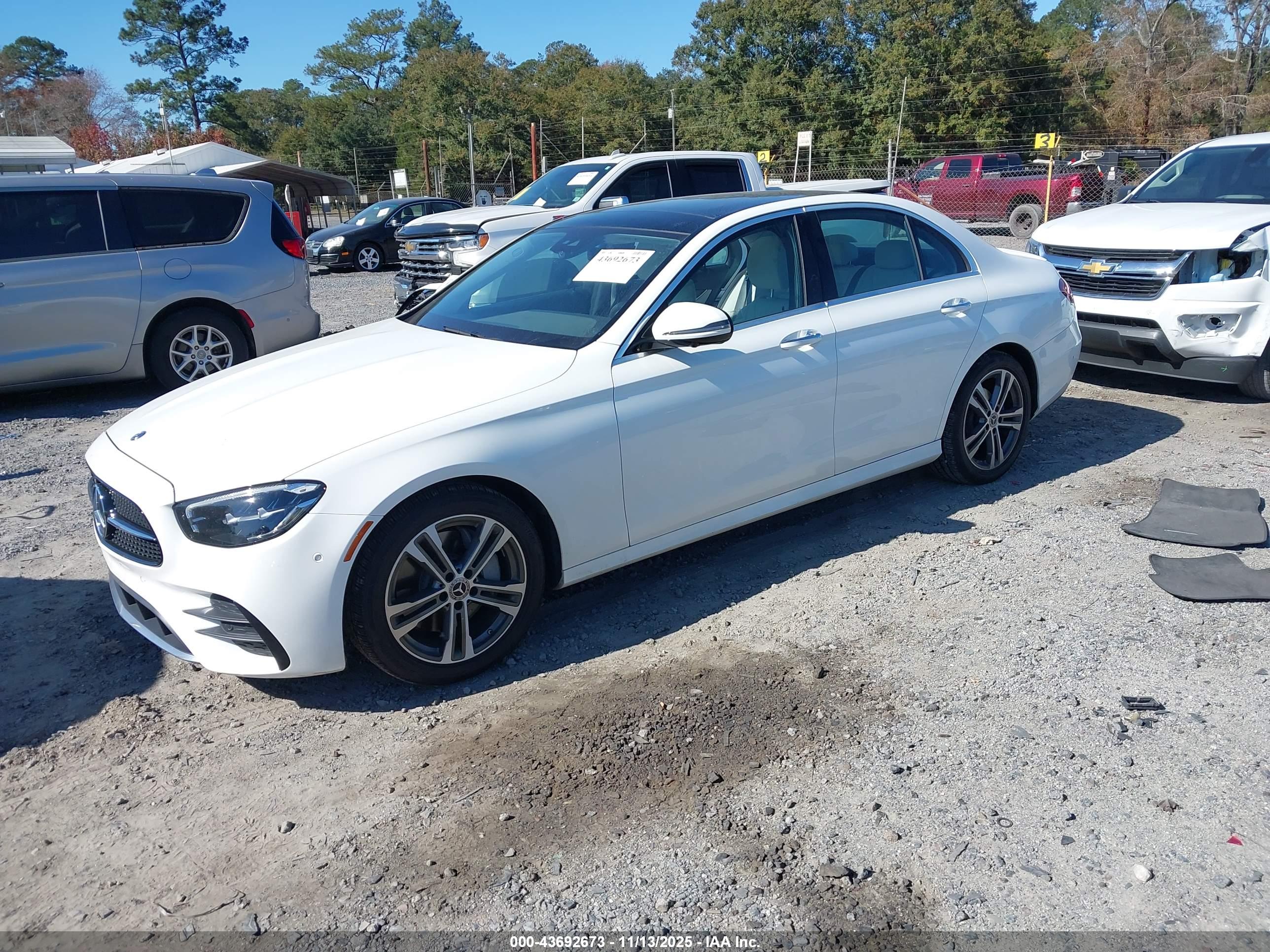 MERCEDES-BENZ E image 2