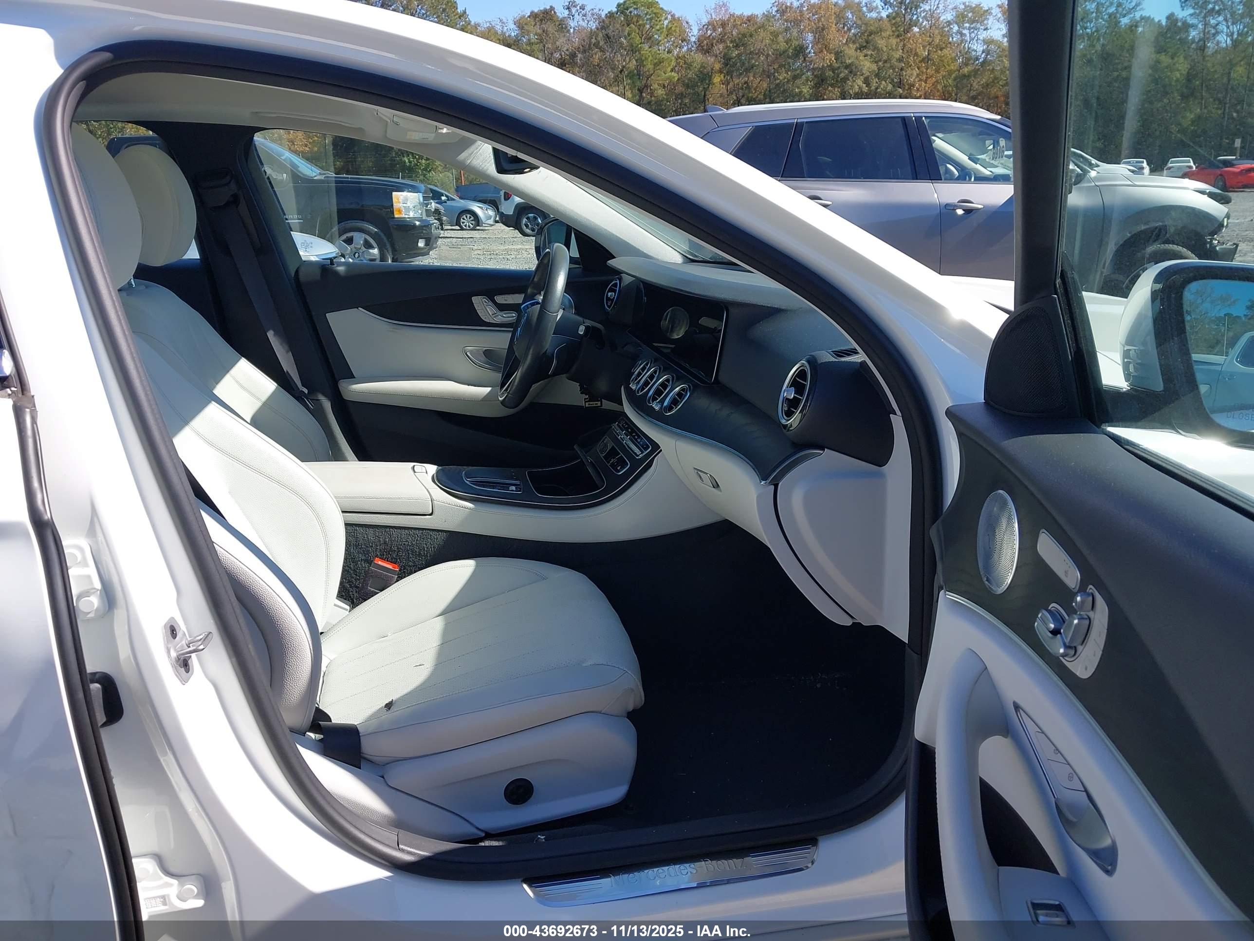 MERCEDES-BENZ E image 5