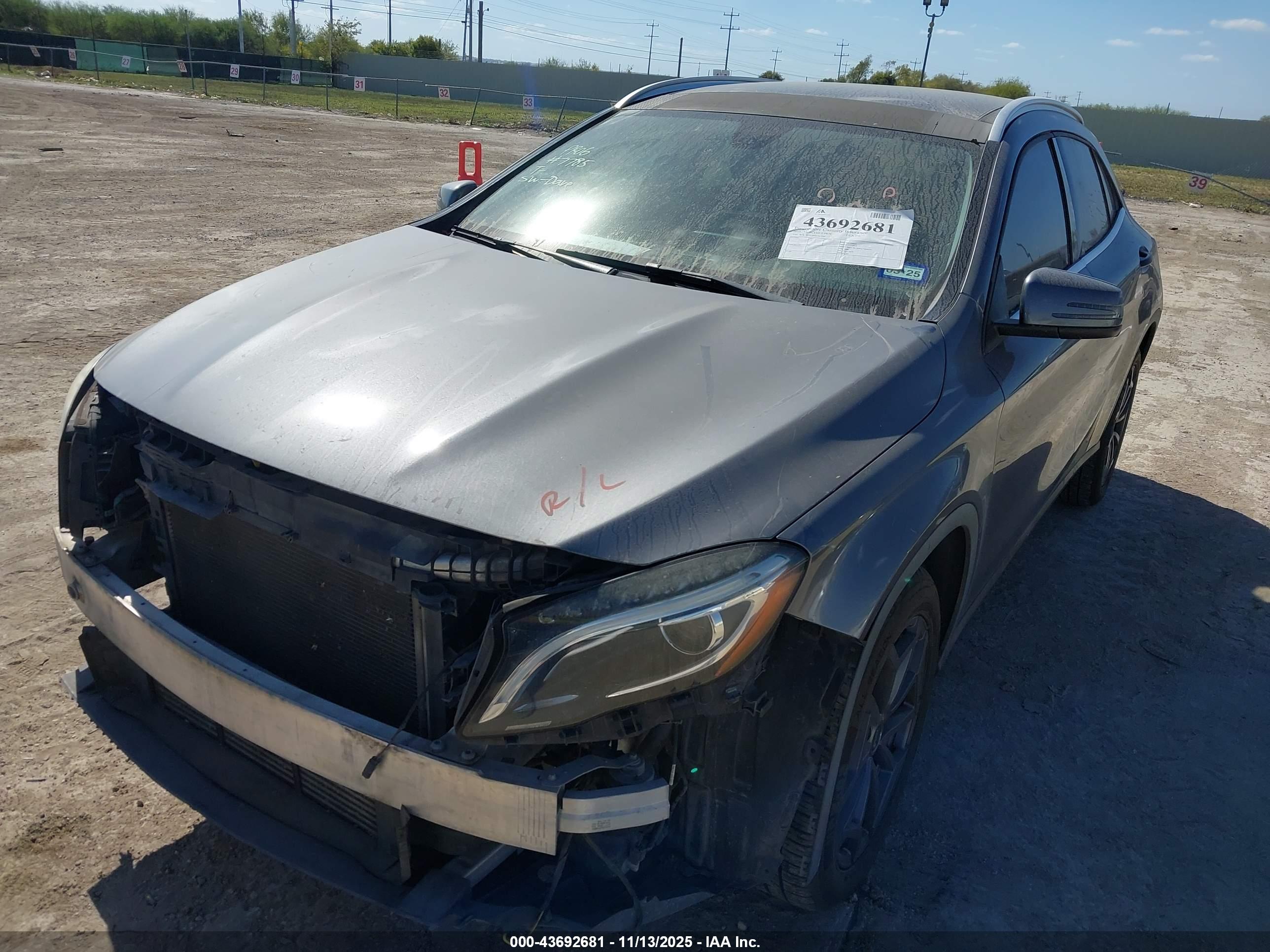 MERCEDES-BENZ GLA image 2