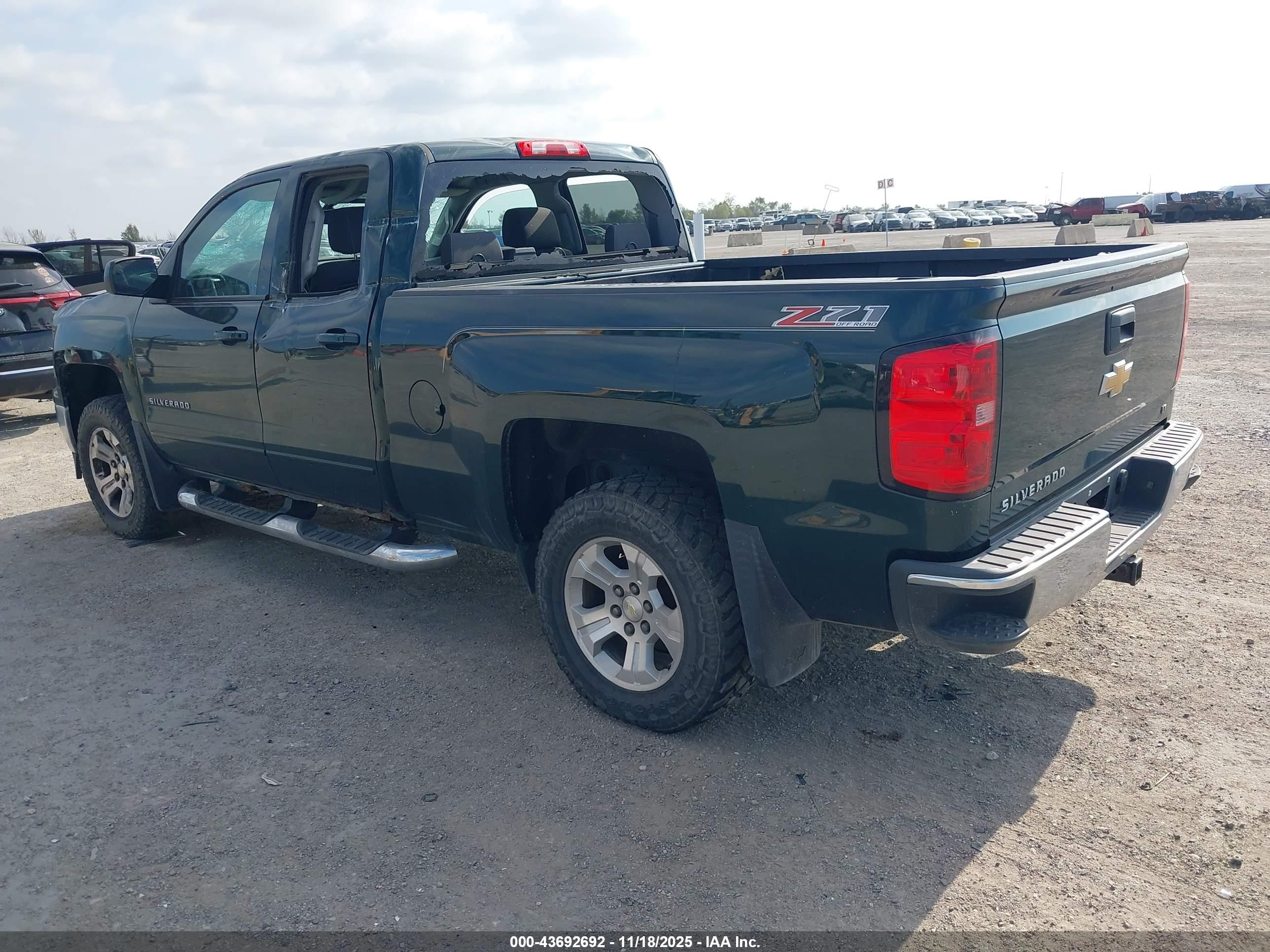 CHEVROLET SILVERADO image 3
