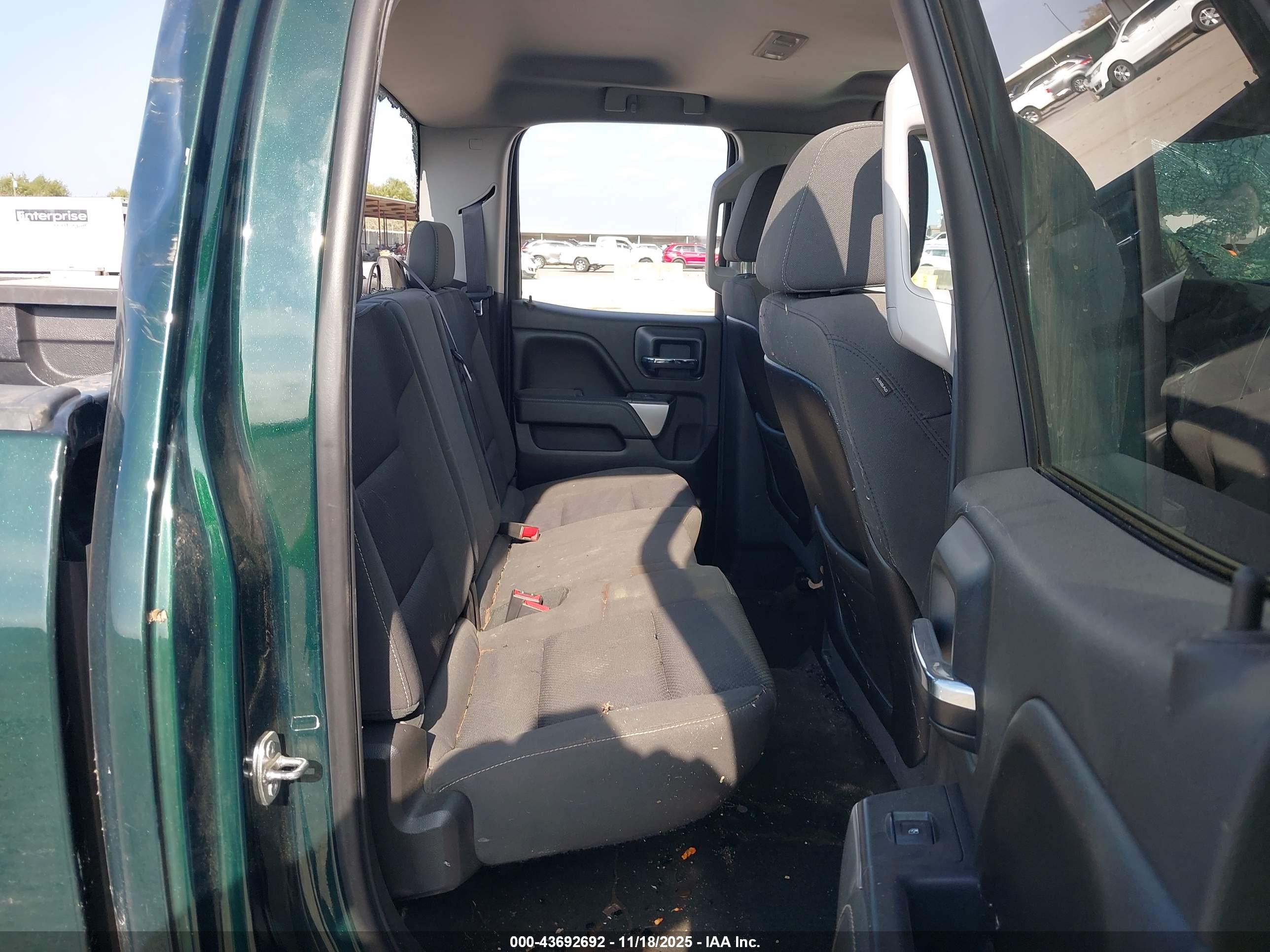 CHEVROLET SILVERADO image 8
