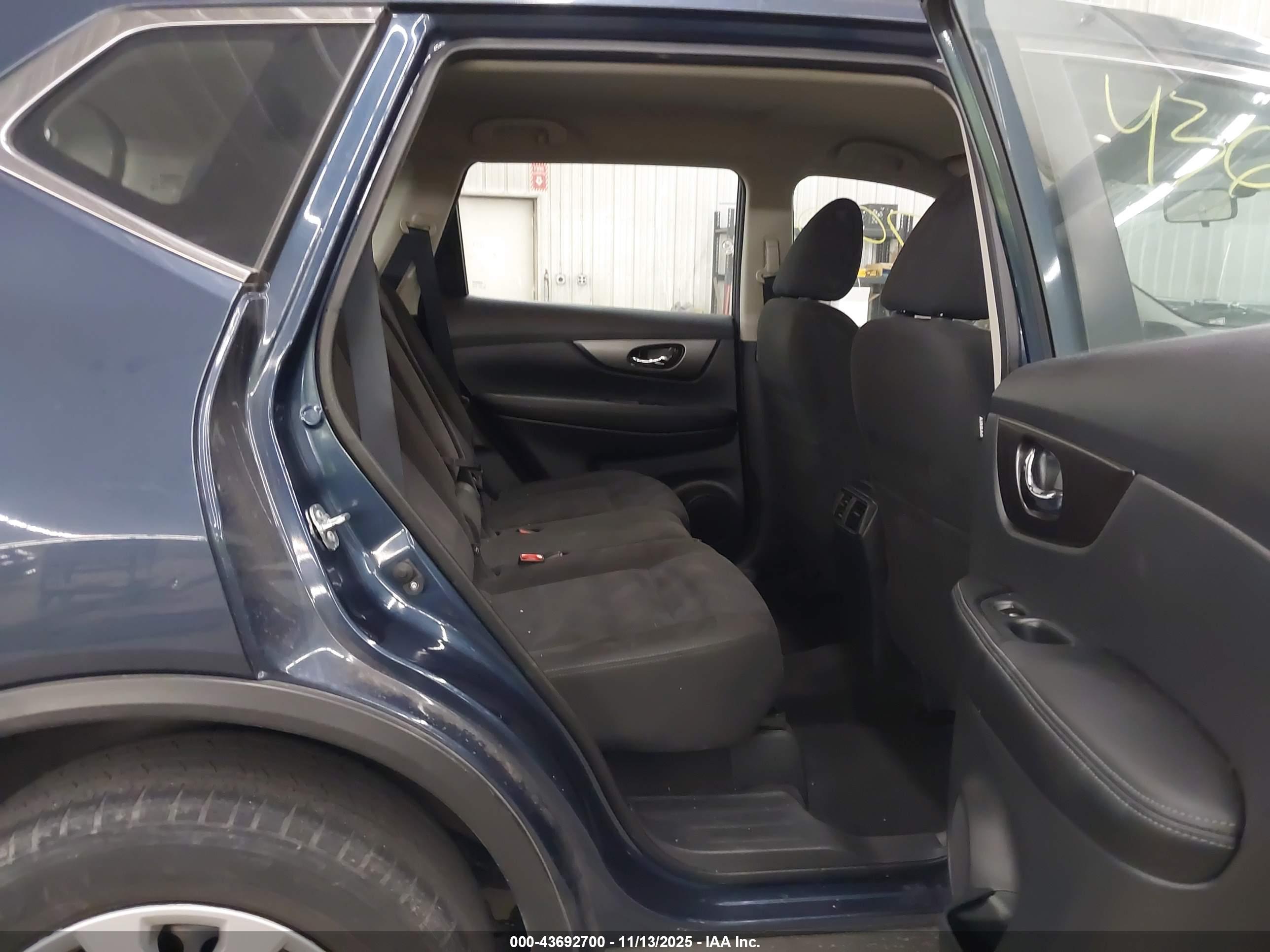 NISSAN ROGUE image 8