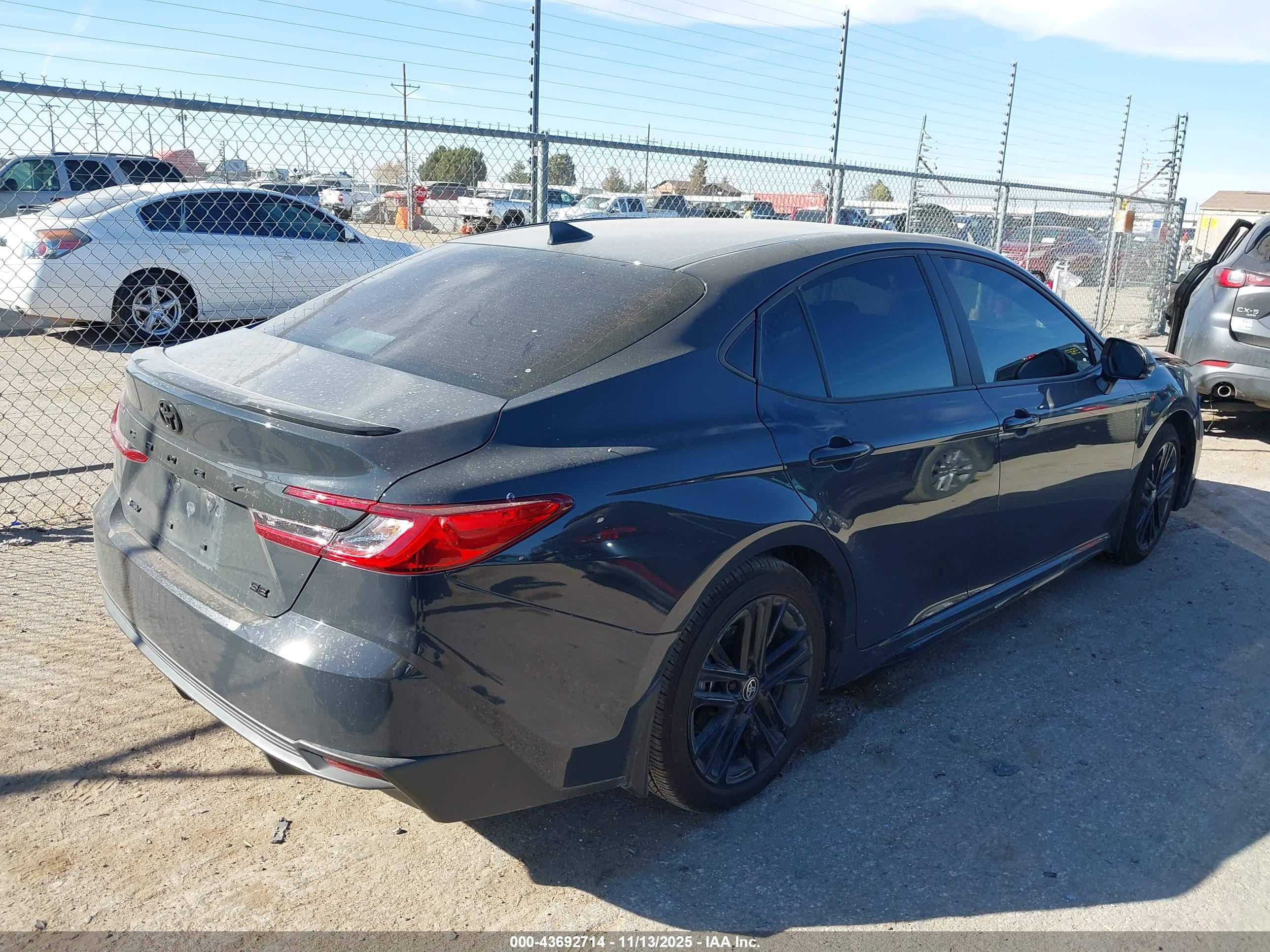 TOYOTA CAMRY image 4