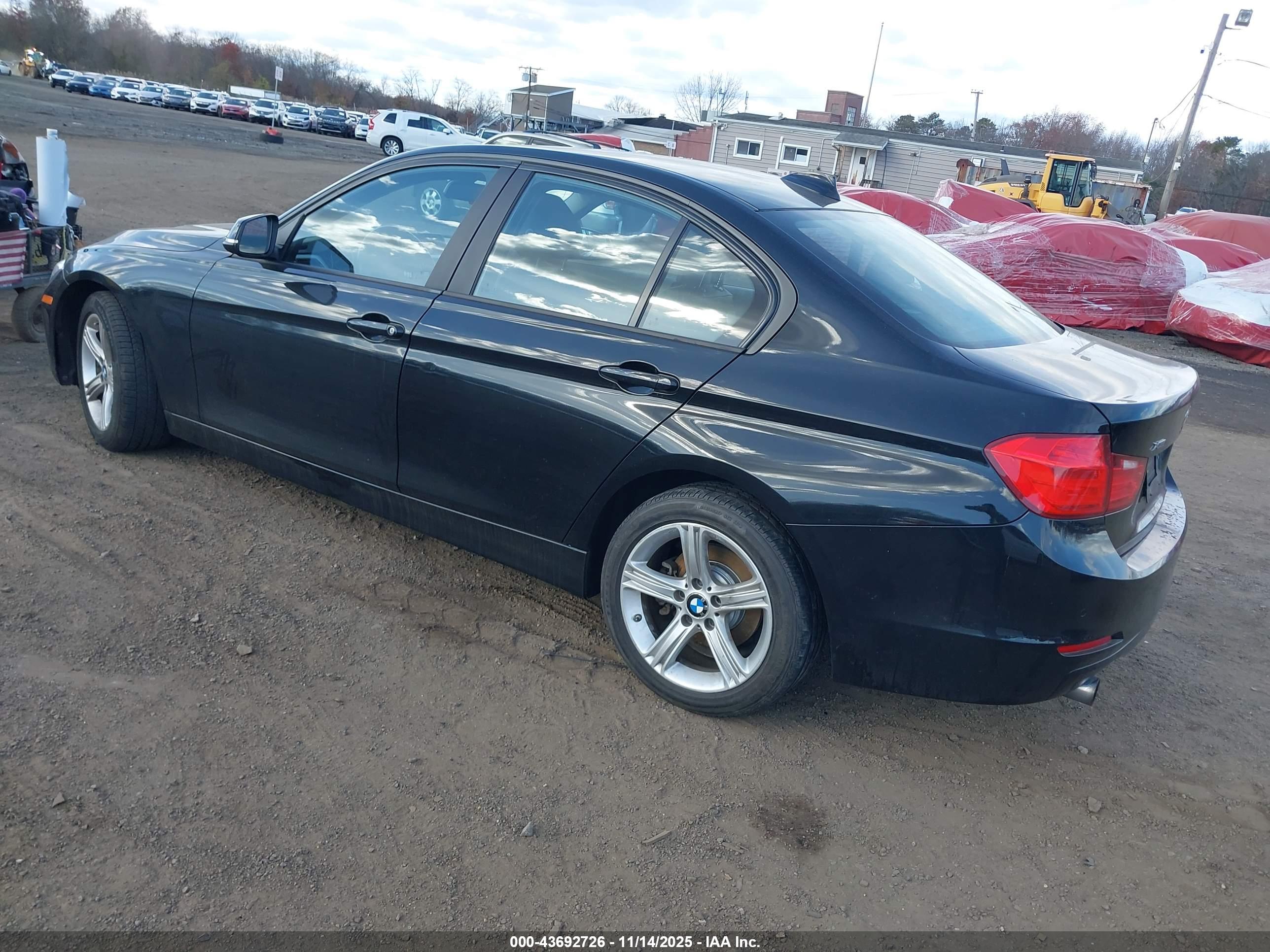 BMW 320I image 3